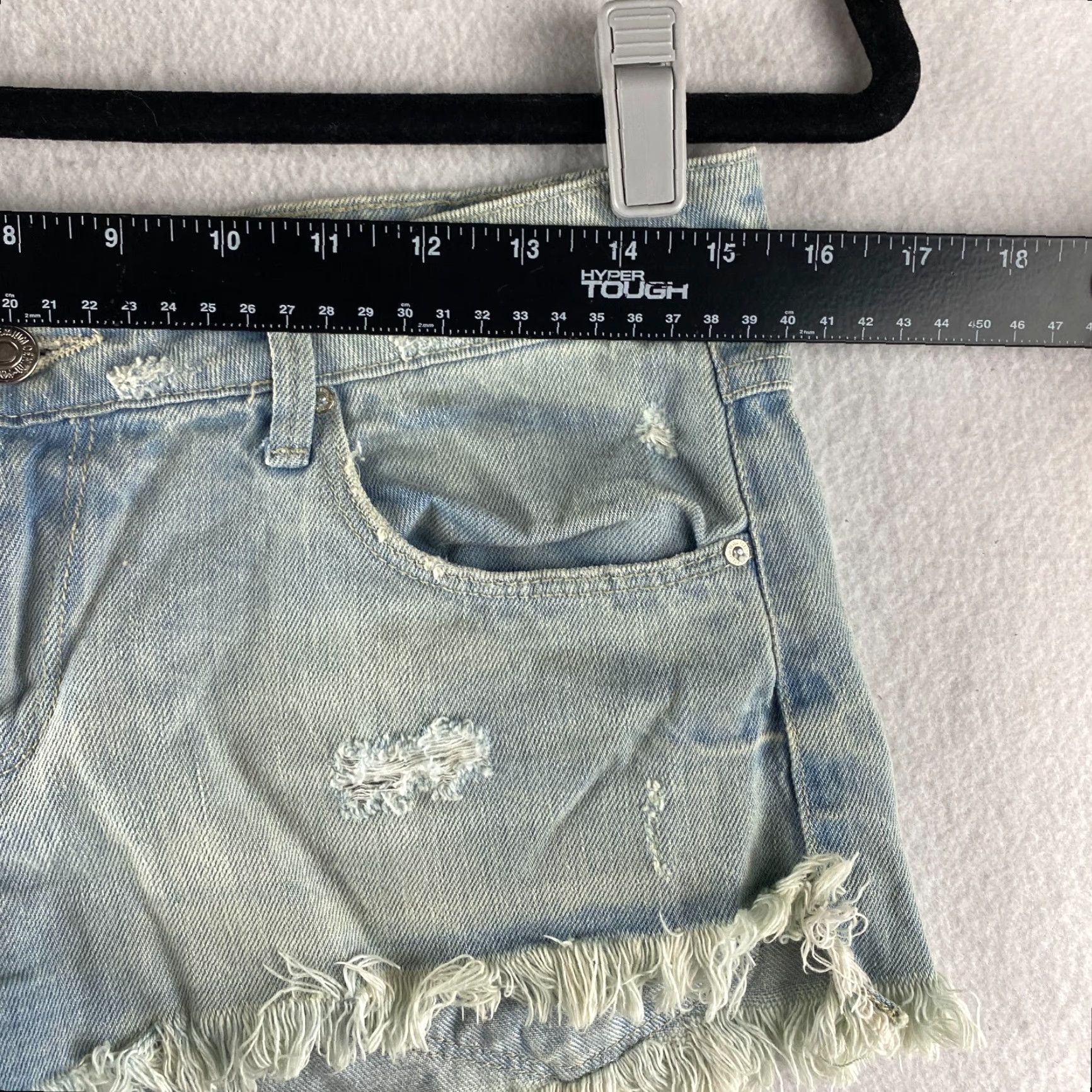 Forever 21 FOREVER 21 Jean Shorts Womens 27 Blue Cut-Off Denim Ripped Light Size 27" / US 4 / IT 40 - 6 Thumbnail
