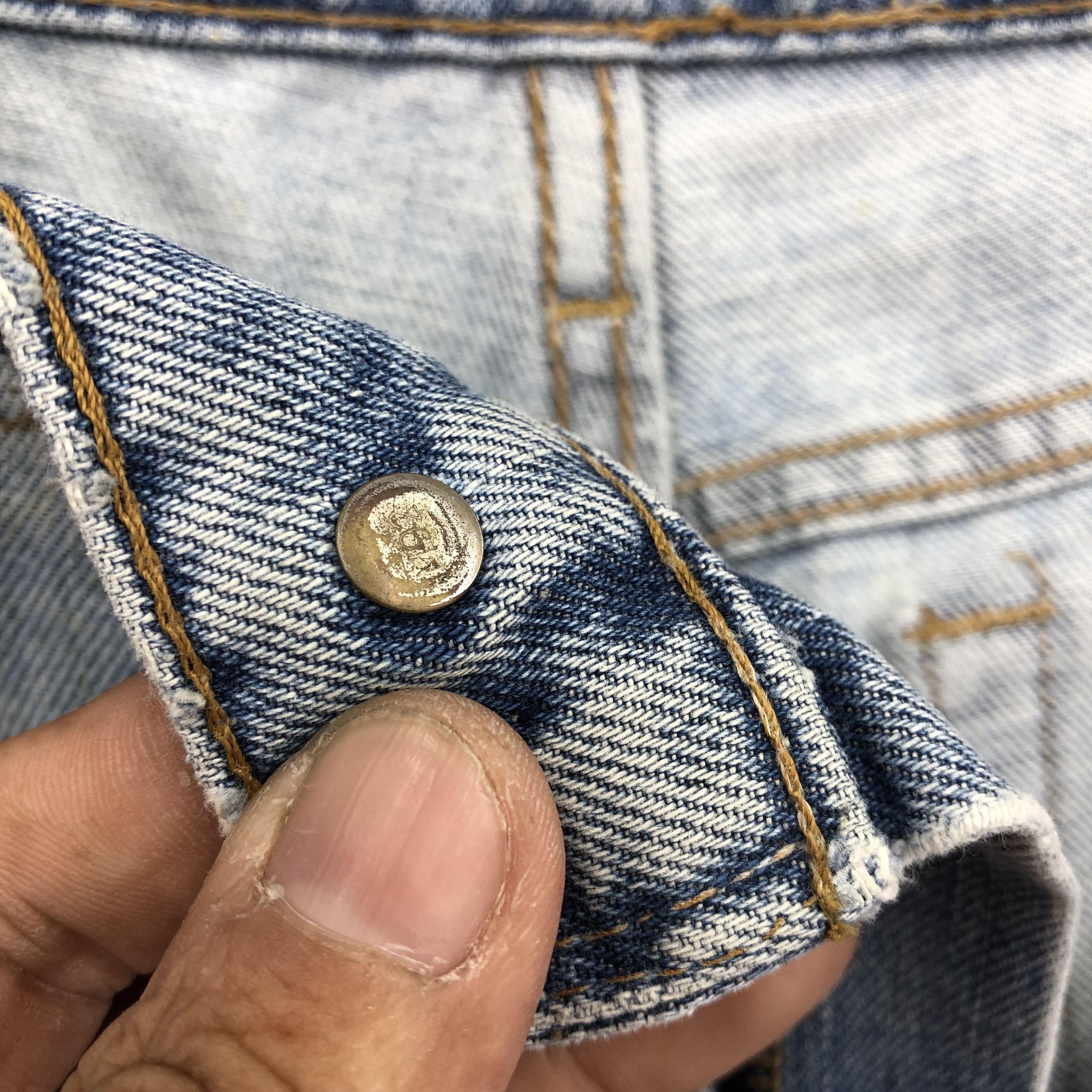 Levi's Vintage Distressed Levi's 505 Light Wash Jeans Faded Denim Size US 30 / EU 46 - 7 Thumbnail