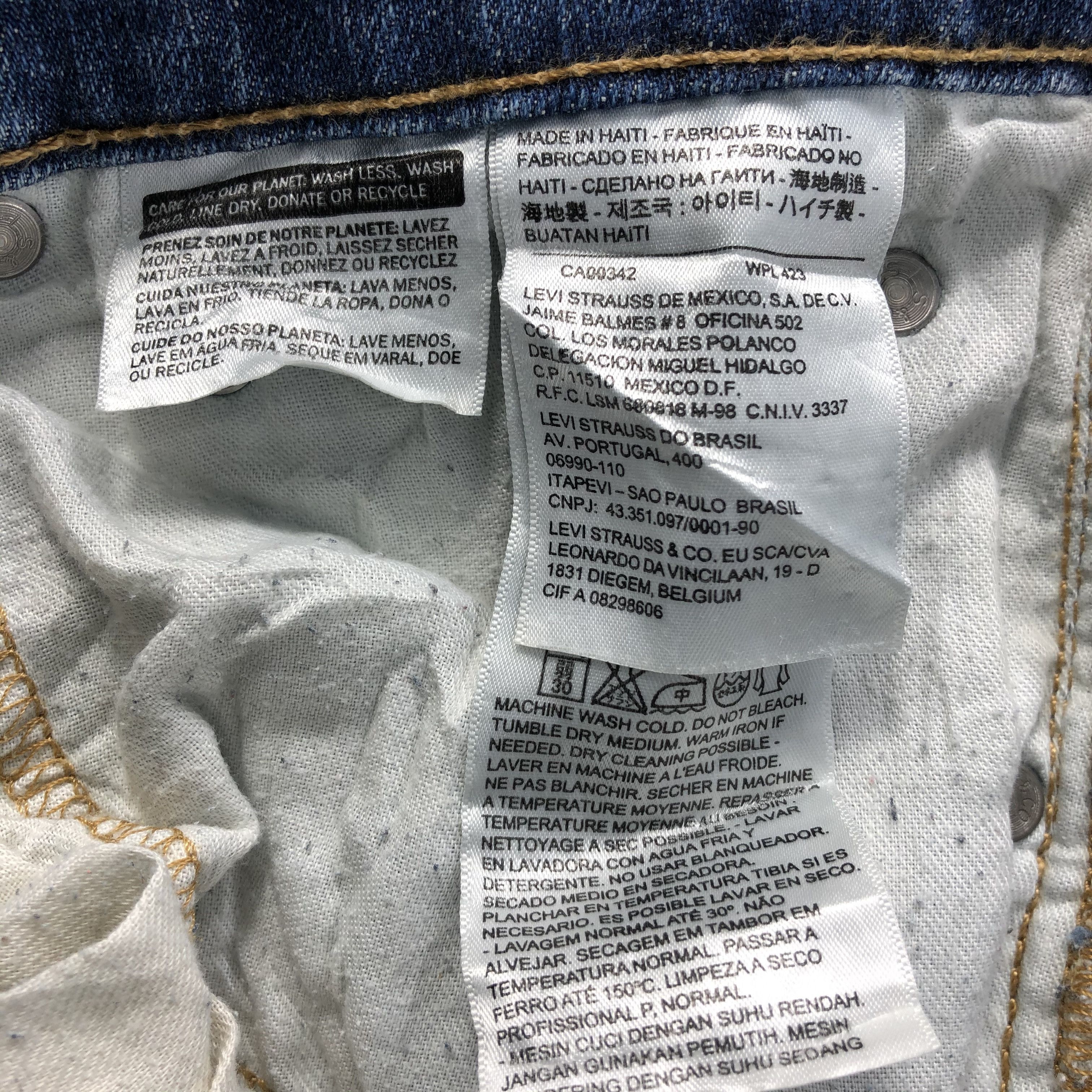 Levi's Vintage Blue Wash Levis 511 Jeans- J1359 Size US 33 - 9 Thumbnail