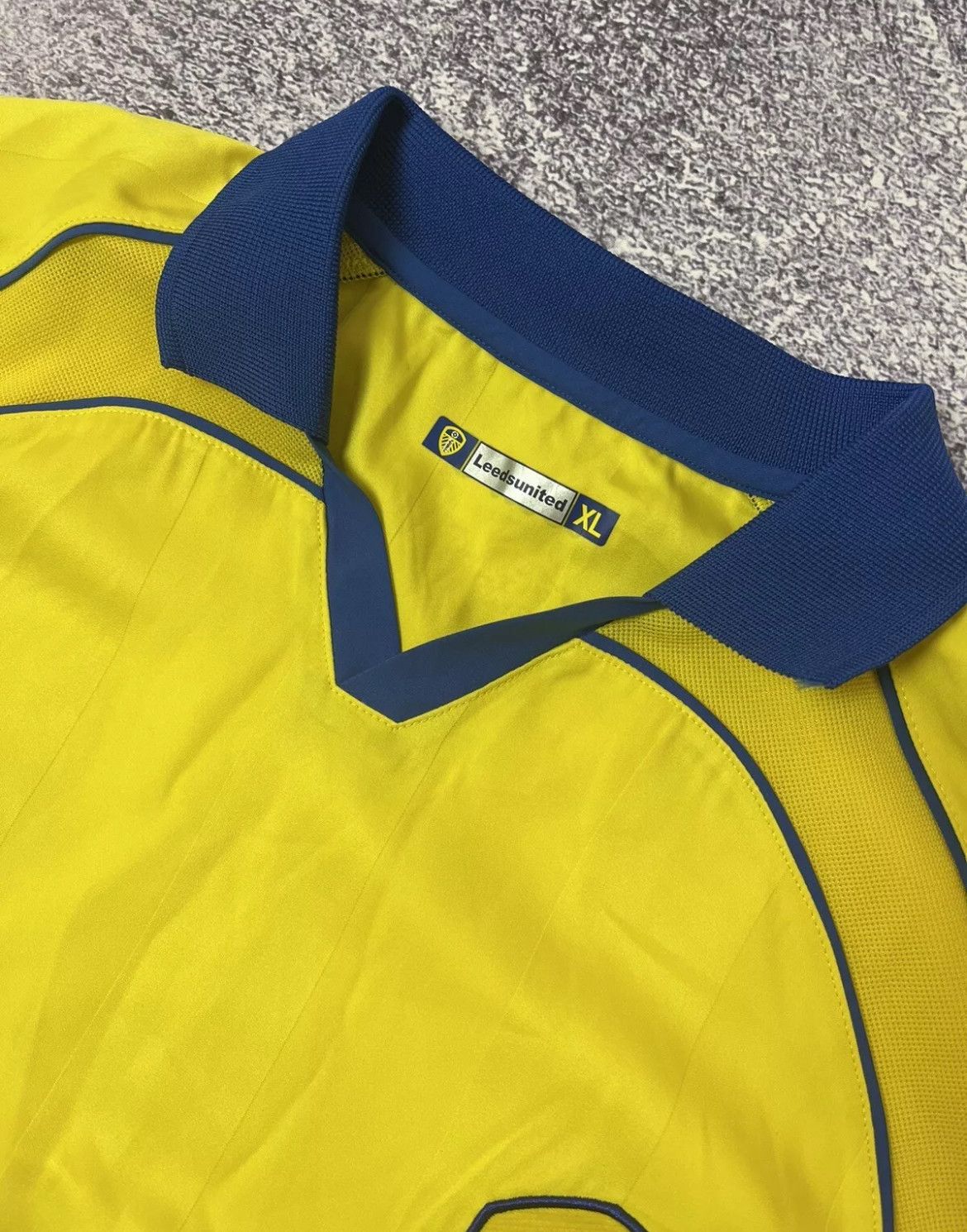 Vintage Leeds united Soccer Jersey Mens size Xl 2005/2005 vintage Size US XL / EU 56 / 4 - 3 Thumbnail