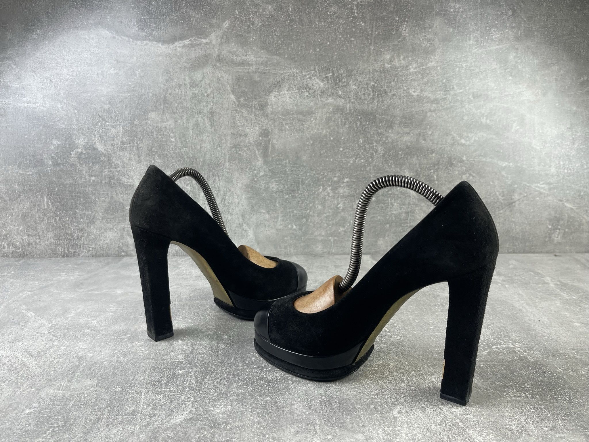 Chanel Chanel Classic Escarpins Suede Leather Cap Toe Pumps Heels Size US 8 / IT 38 - 5 Thumbnail