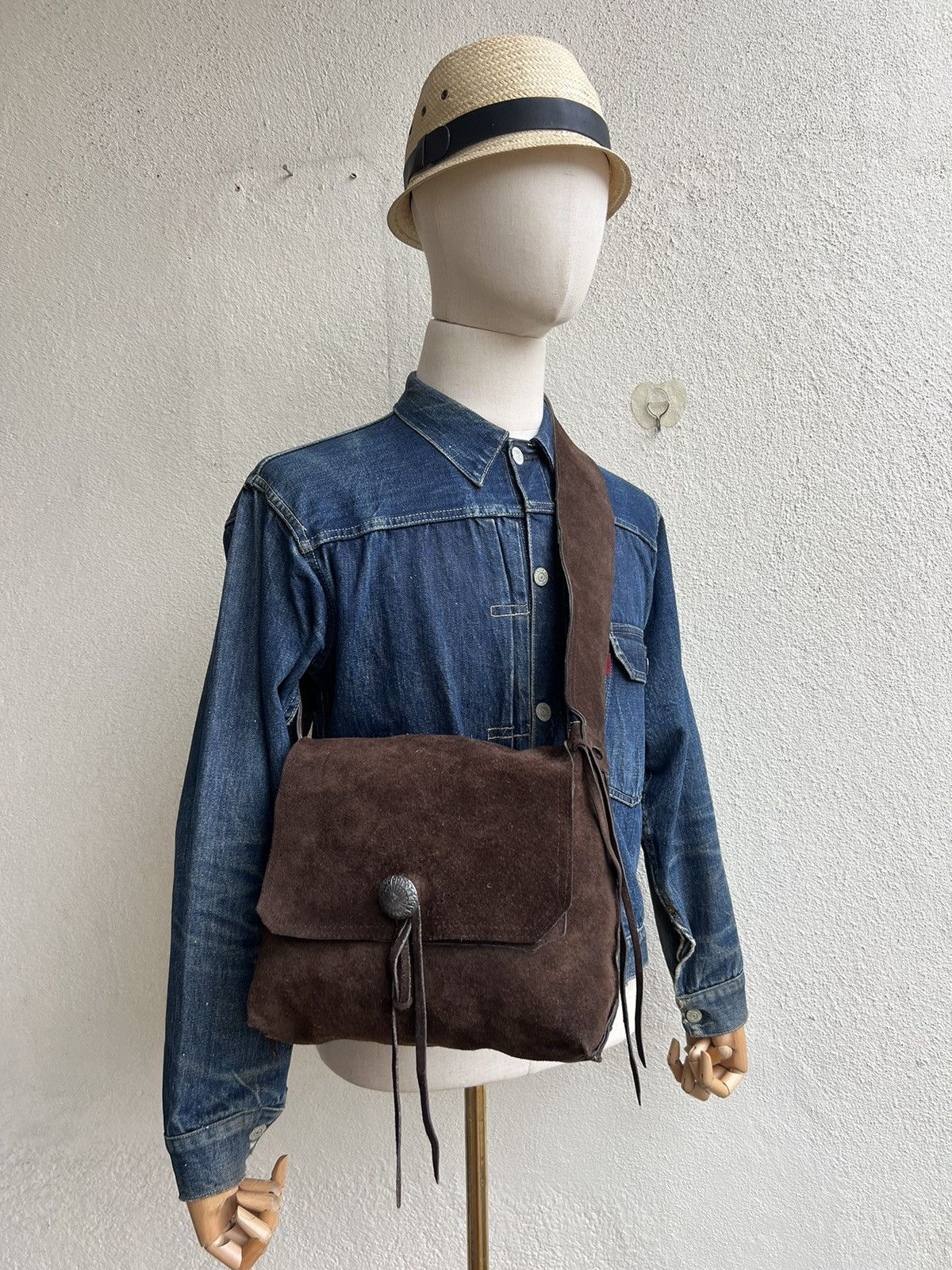 Japanese Brand Vintage Unknown Japan Brand Brown Suede Leather Bag Size ONE SIZE - 1 Thumbnail