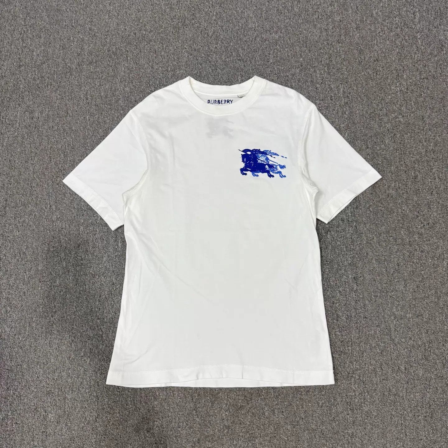 Burberry Burberry Equestrian Knight Logo Short Tee M 99 New Size M / US 6-8 / IT 42-44 - 1 Thumbnail