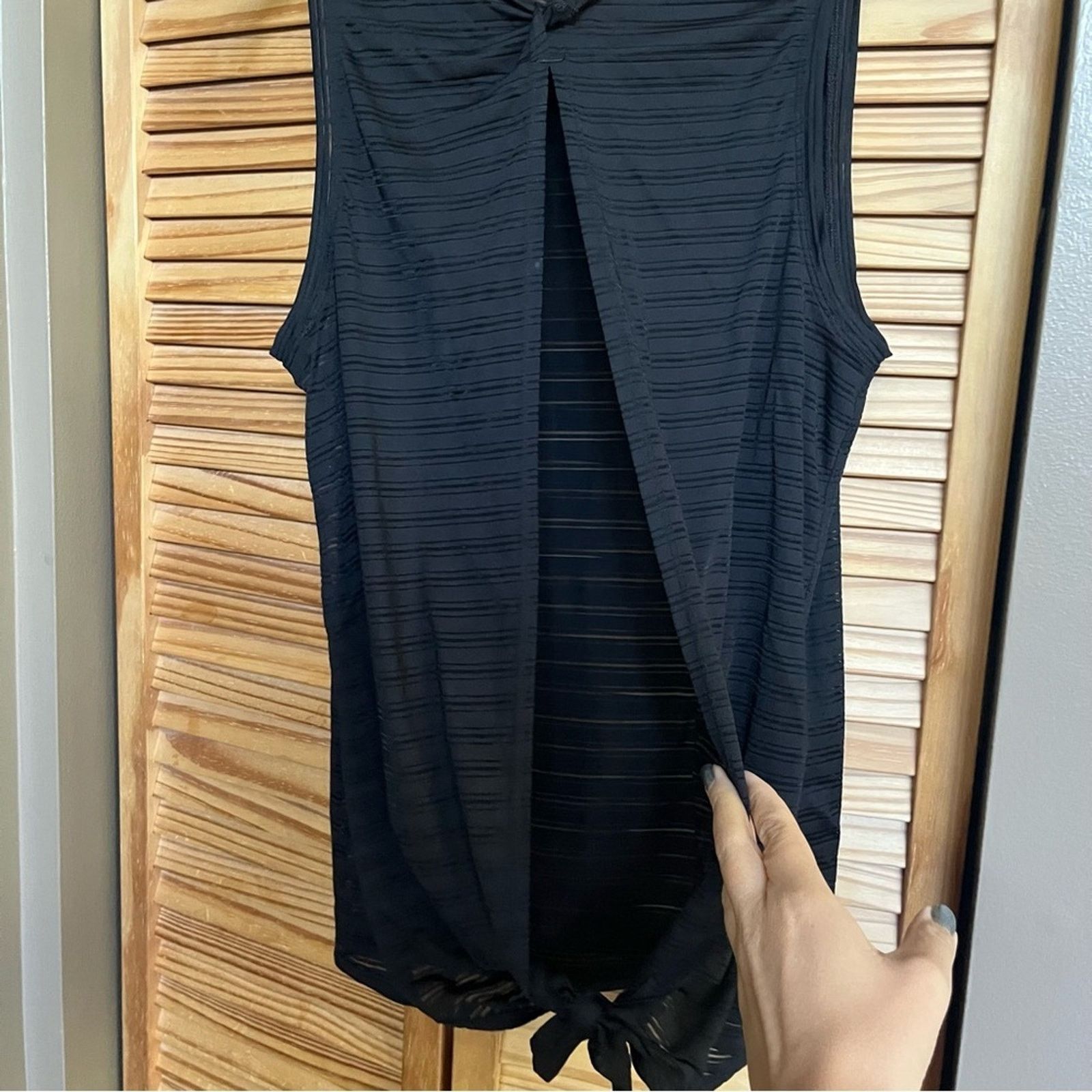 Lululemon Lululemon Meet Halfway Tank Black Sheer Stripes Size 6 Size M / US 6-8 / IT 42-44 - 3 Thumbnail