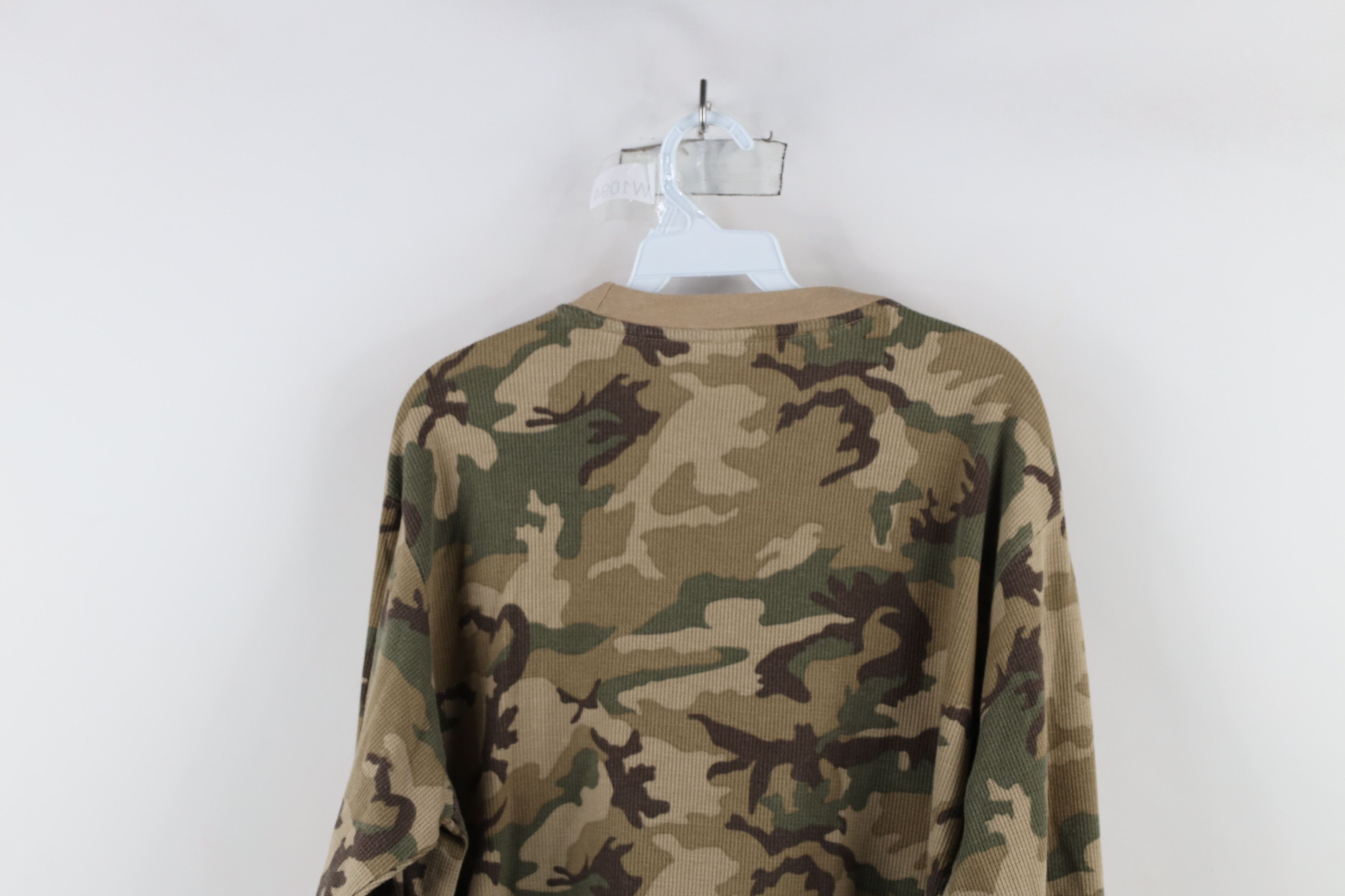 Vintage Vintage 90s Streetwear Waffle Knit Camouflage T-Shirt Size US XL / EU 56 / 4 - 9 Thumbnail