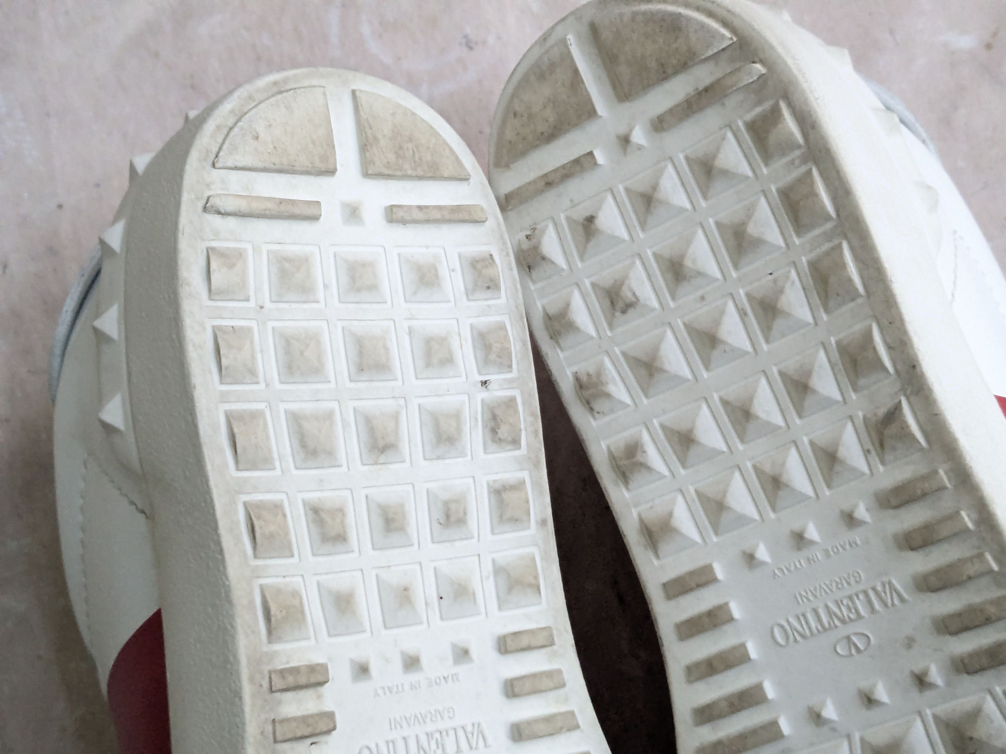 Valentino Valentino Rockstud Sneakers 9 42 Red White Low Tops Size US 9 / EU 42 - 15 Thumbnail