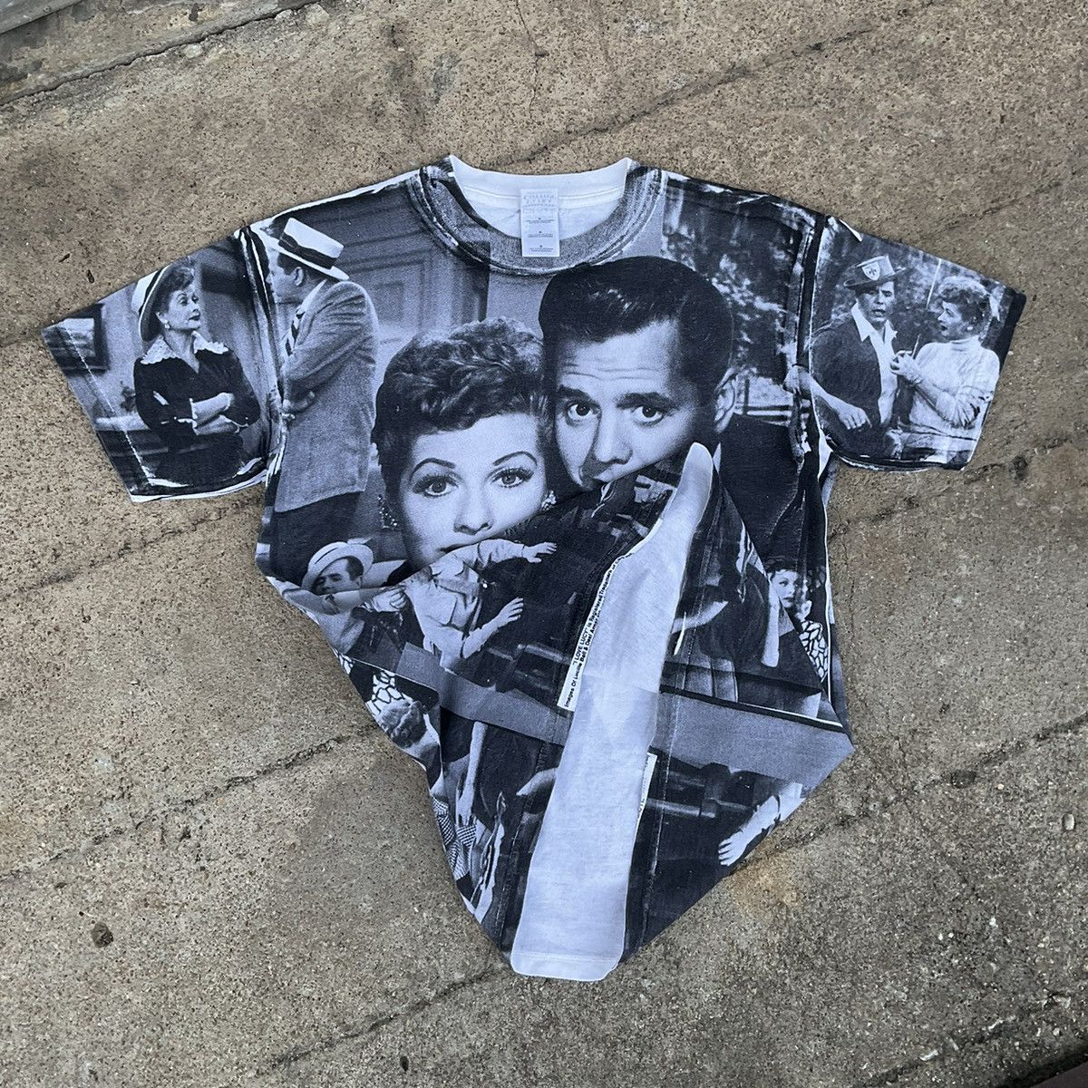 Universal Studios × Vintage Vintage I Love Lucy TV Show Sitcom All Over Print T-Shirt Size US XXS / EU 40 - 8 Thumbnail
