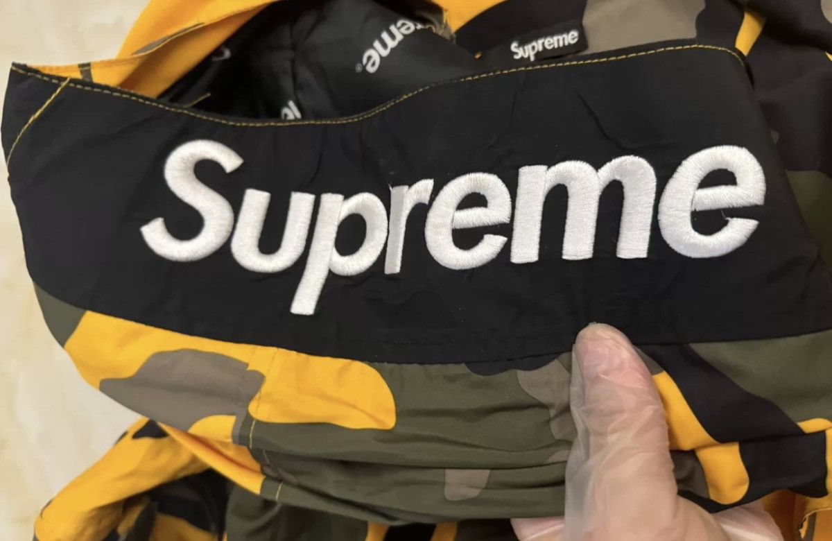 Supreme Supreme fw17 yellow camo hooded logo half zip pullover parka Size US M / EU 48-50 / 2 - 4 Thumbnail