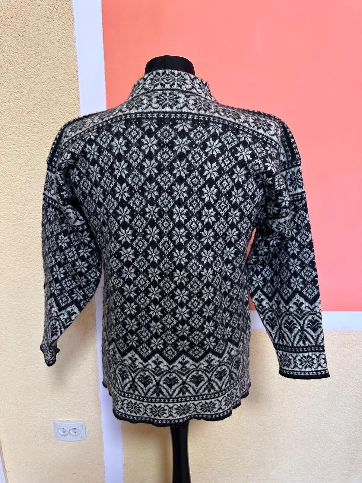 Dale Of Norway DALE OF NORWAY HARDKNITTED WOOL size L MENS Size US L / EU 52-54 / 3 - 5 Thumbnail