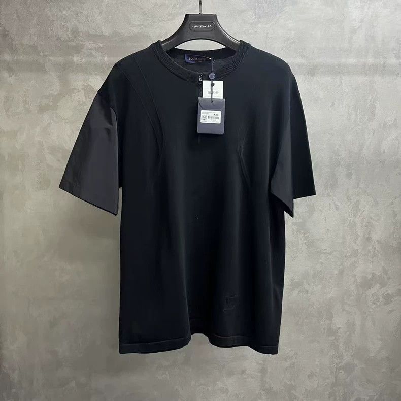 Louis Vuitton Louis Vuitton Black Solid Half Zip Crew Neck Short Sleeve Size US XXL / EU 58 / 5 - 1 Thumbnail