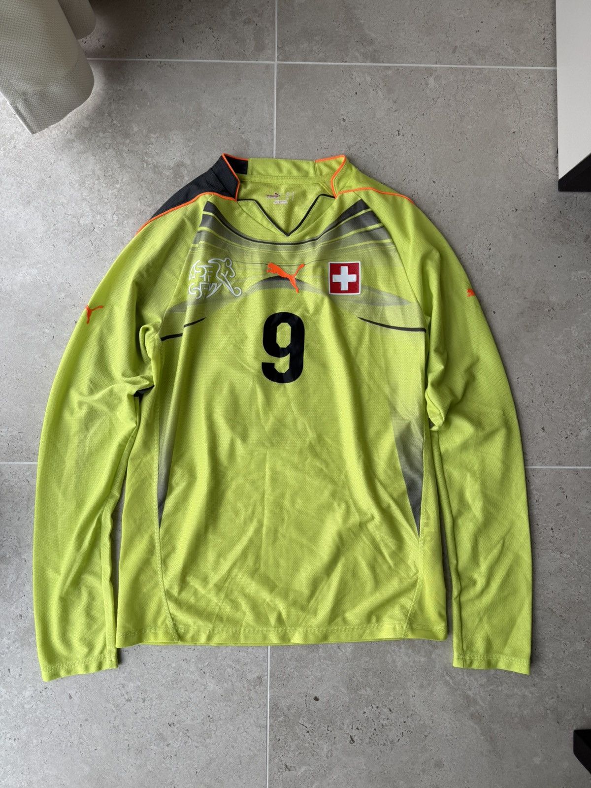 Puma Switzerland Goalkeeper Football Drycell Jersey Size US L / EU 52-54 / 3 - 1 Thumbnail