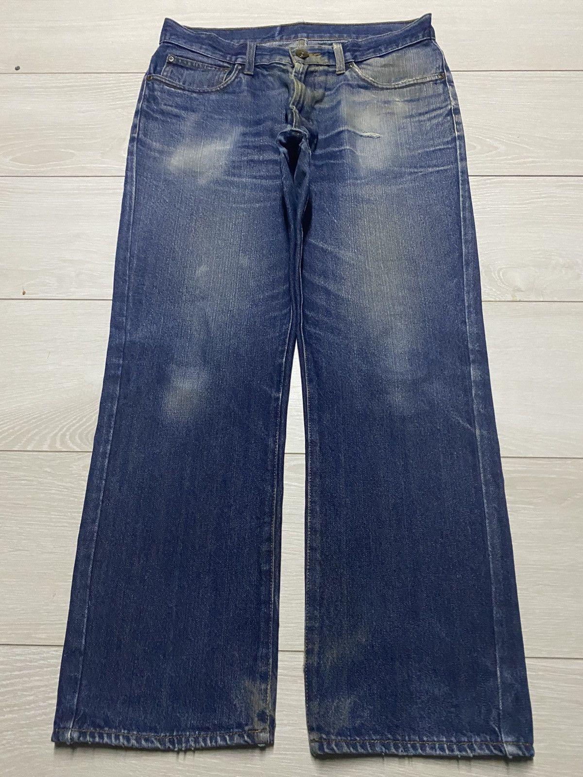 Japanese Brand Vintage Japanese Brand Sand Fade Wash Distressed Loose Jeans Size US 32 / EU 48 - 1 Thumbnail