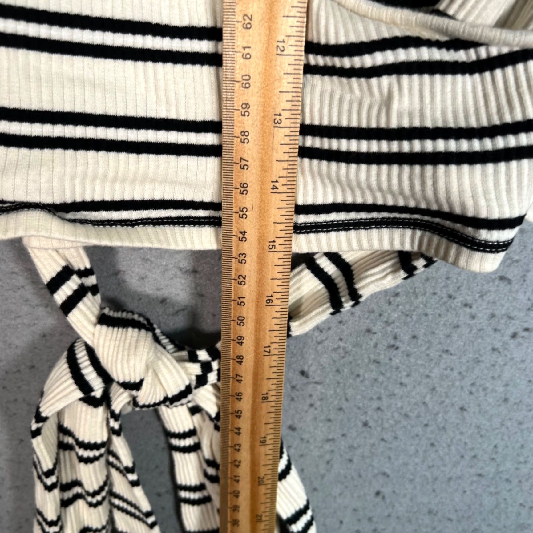 Zara Zara Blouse Shirt Striped Long Sleeve Knit V-Neck Cotton Polyester Black White Womens M Medium Casual Size M / US 6-8 / IT 42-44 - 5 Thumbnail