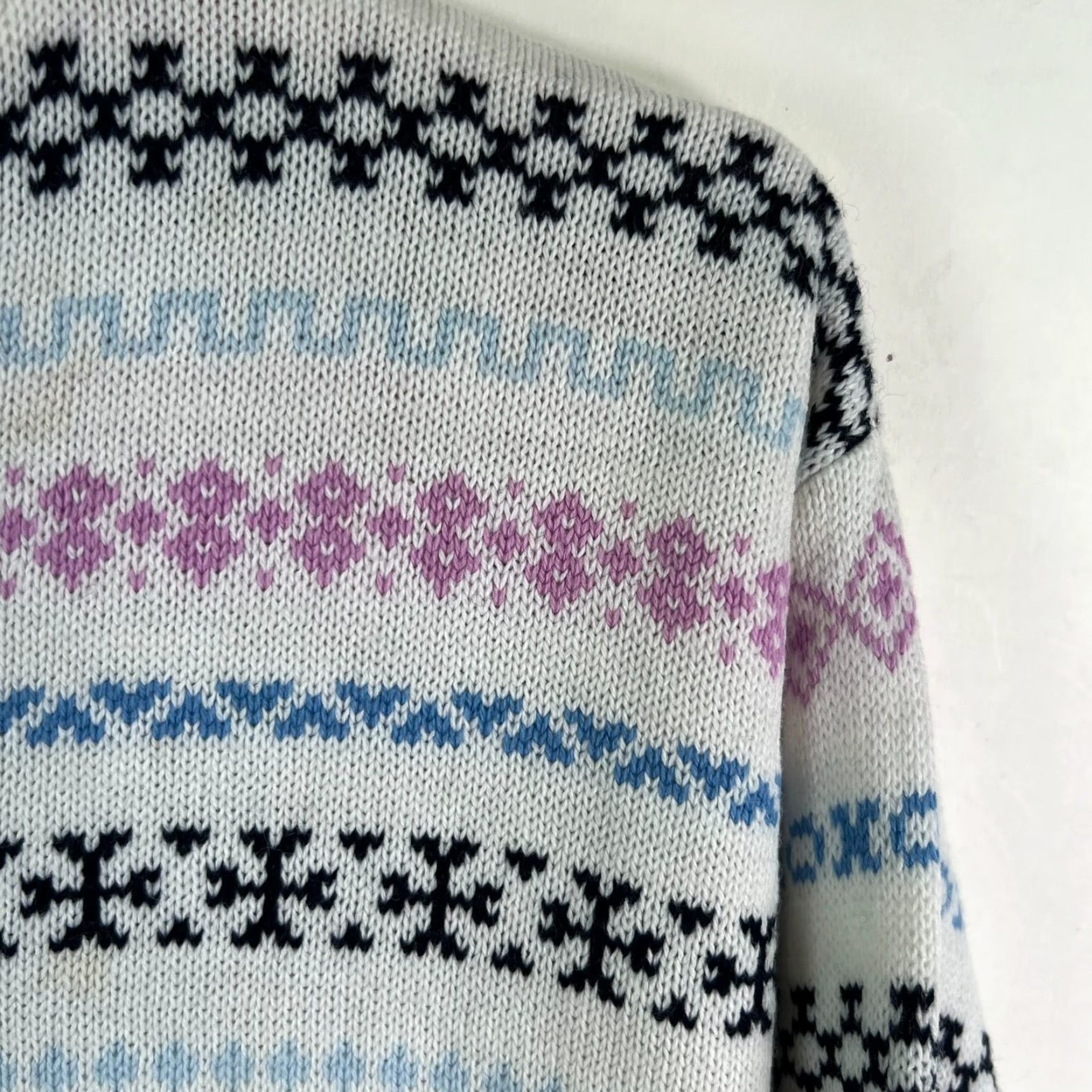 Vintage VINTAGE Michael Stossel Sweater Shirt Womens M White Geometric Knit 100% Wool 1960s-70s Designer Pullover Size M / US 6-8 / IT 42-44 - 2 Thumbnail