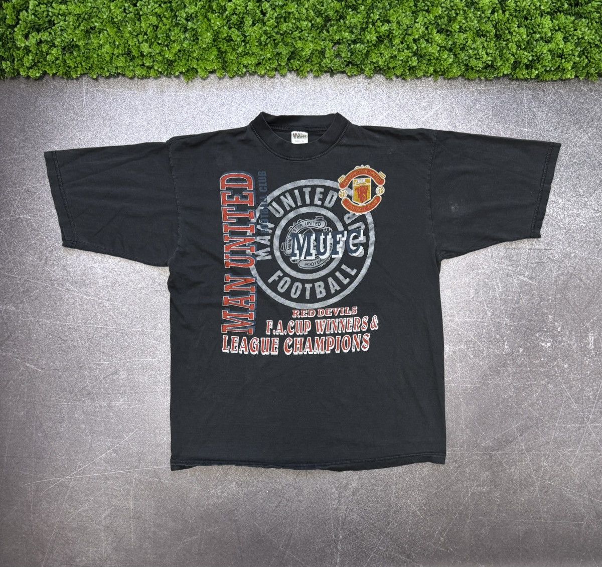 Vintage Vintage 90s Manchester United Winners T shirt Champions Size US L / EU 52-54 / 3 - 1 Thumbnail