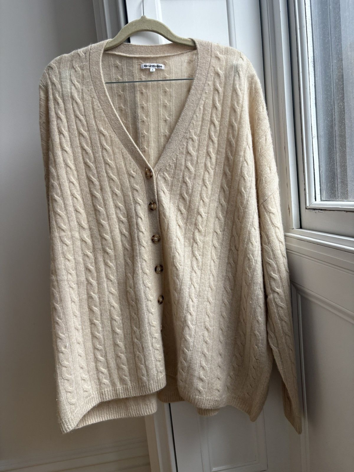 Reformation Reformation Beige Cable-Knit Button Front Cardigan S Size S / US 4 / IT 40 - 1 Thumbnail