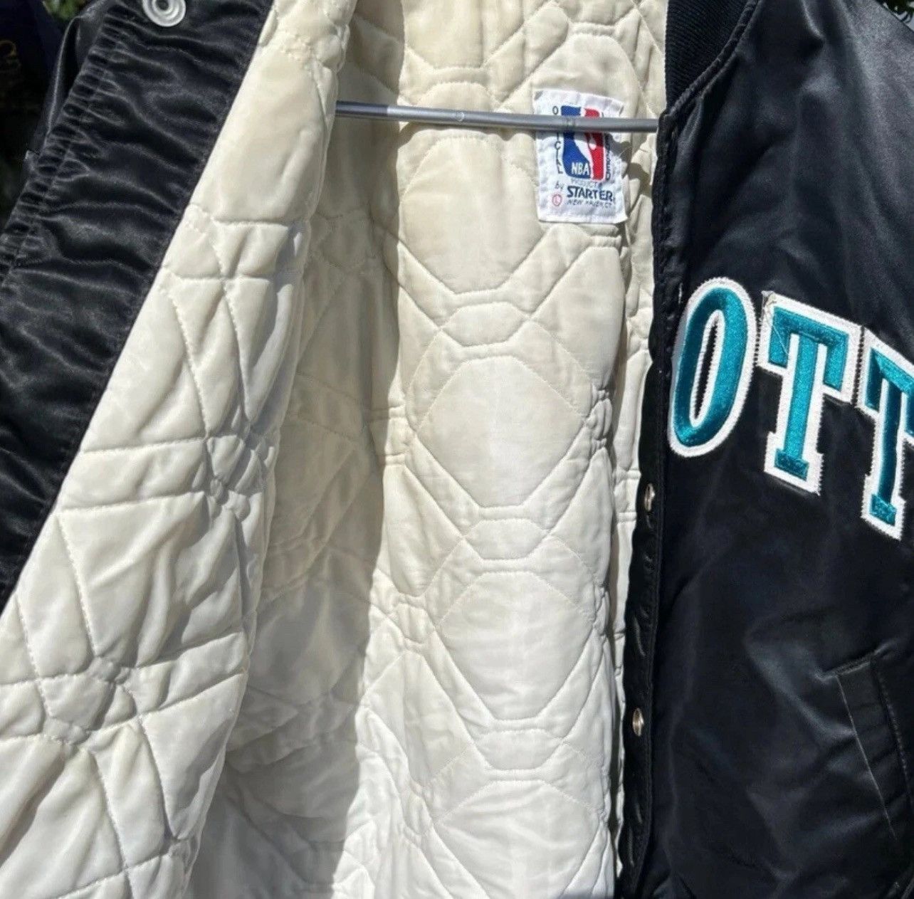 Starter Vintage Charlotte hornets satin jacket Size US L / EU 52-54 / 3 - 3 Thumbnail