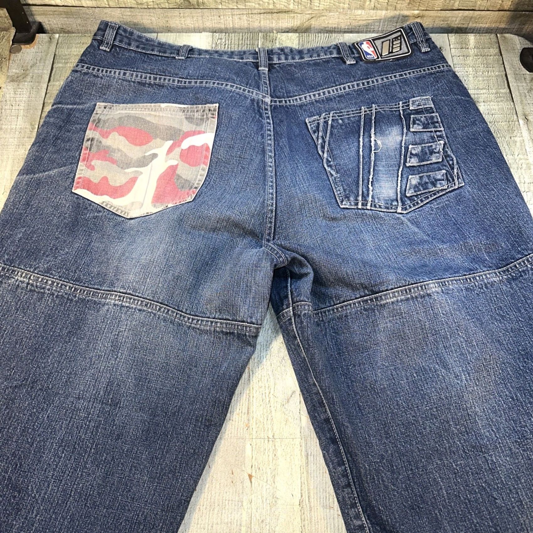 NBA VINTAGE UNK NBA Jeans Baggy Hip Hop Y2K Denim 42x30 Chicago Bulls Patch Mens Jeans 42 Blue Size US 42 / EU 58 - 3 Thumbnail
