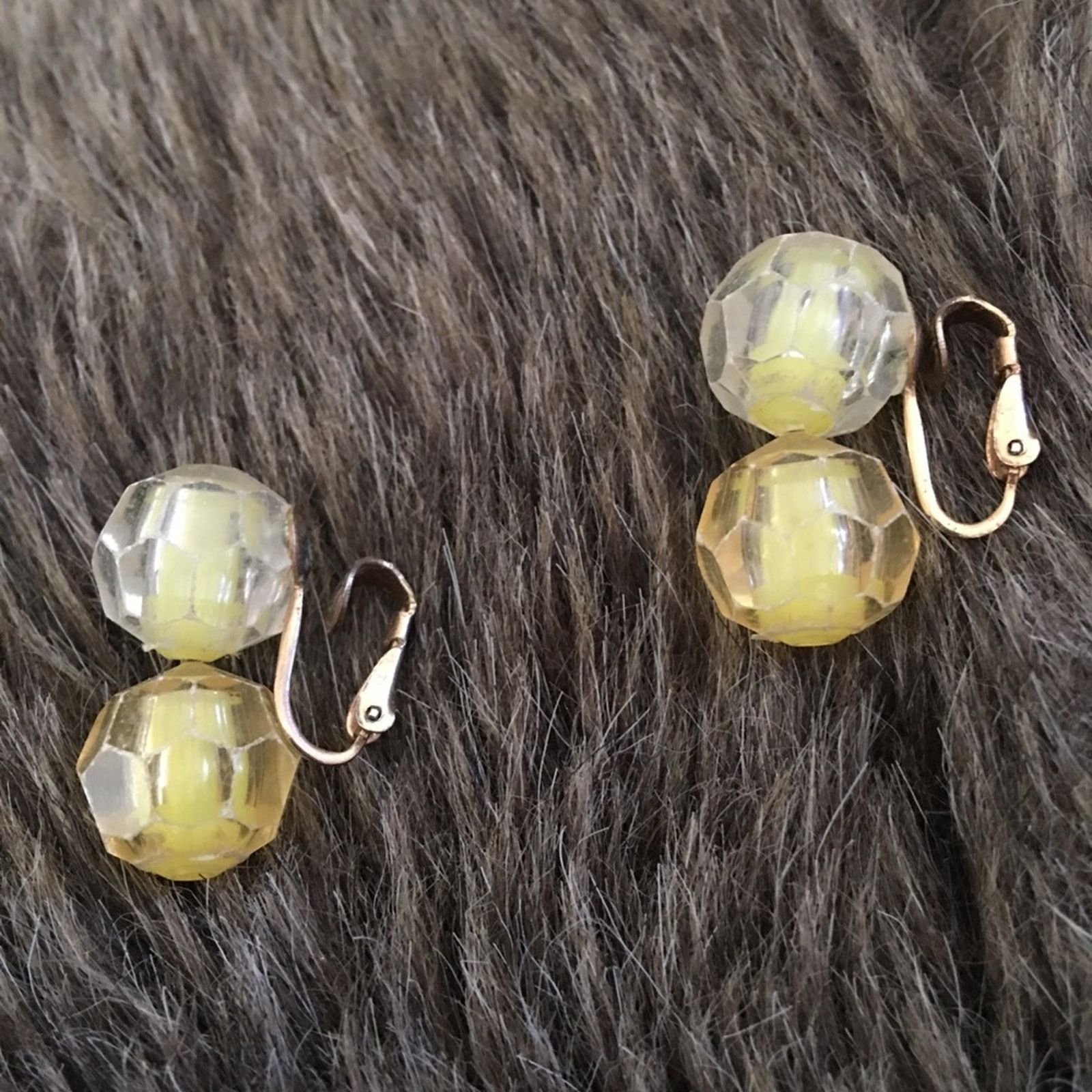 Vintage Vintage signed Richelieu dangle bead clip earrings Size ONE SIZE - 2 Thumbnail