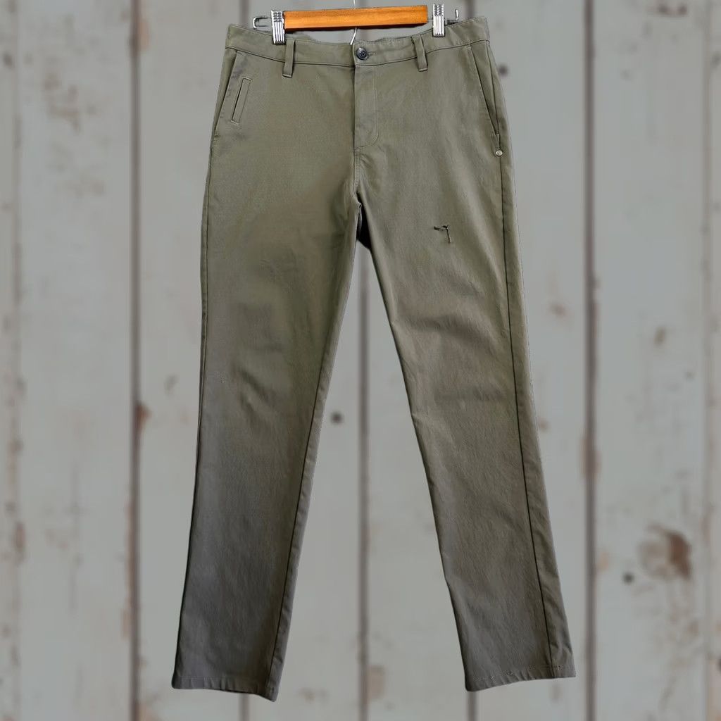 Vuori Vuori Mens Pants Cascade Tech Chino 32 Green Slim Tapered Inseam 30 Regular Size US 32 / EU 48 - 1 Thumbnail