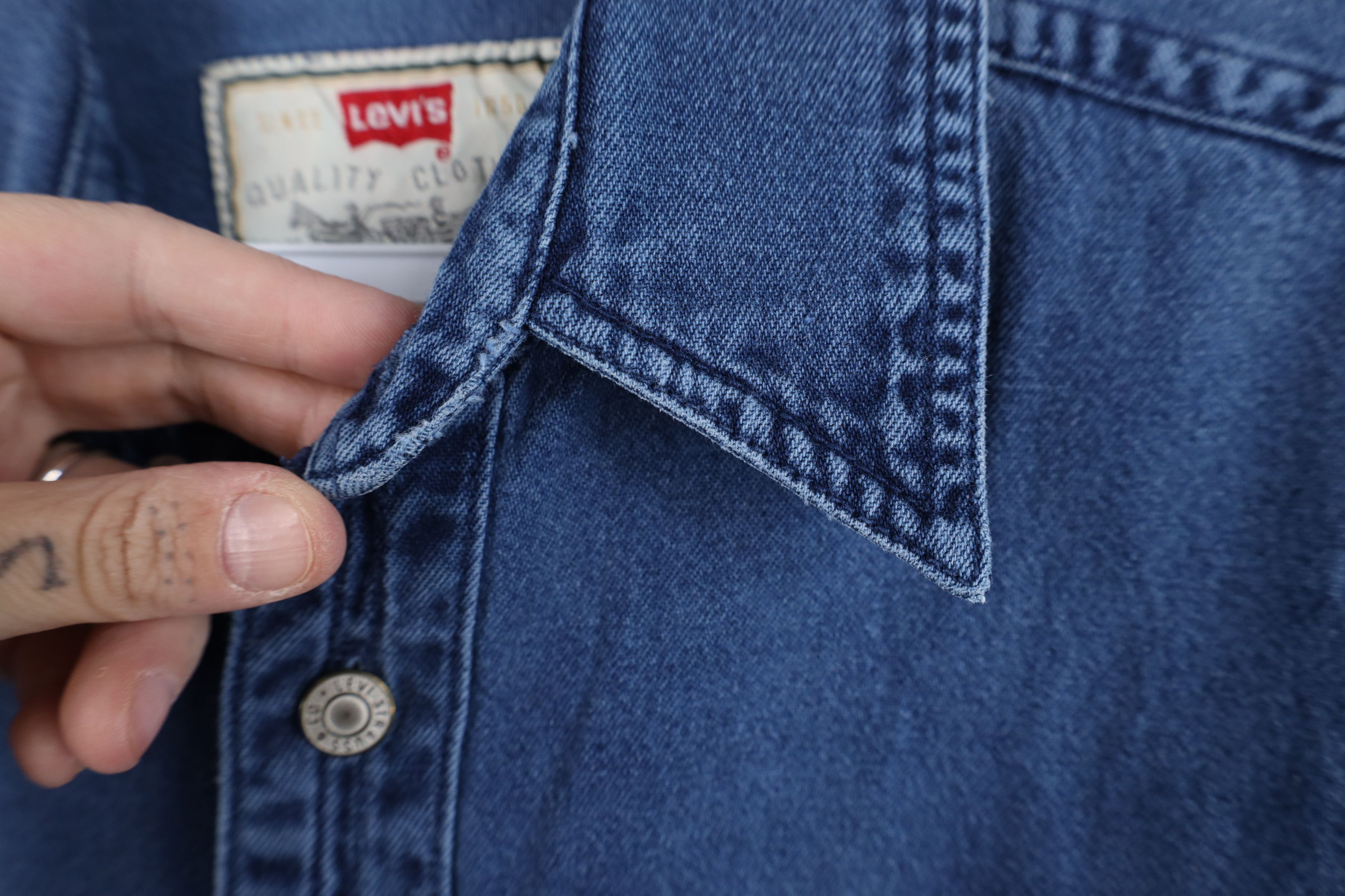 Levi's Vintage 90s Levis Denim Jean Collared Button Shirt Blue Size US M / EU 48-50 / 2 - 10 Thumbnail
