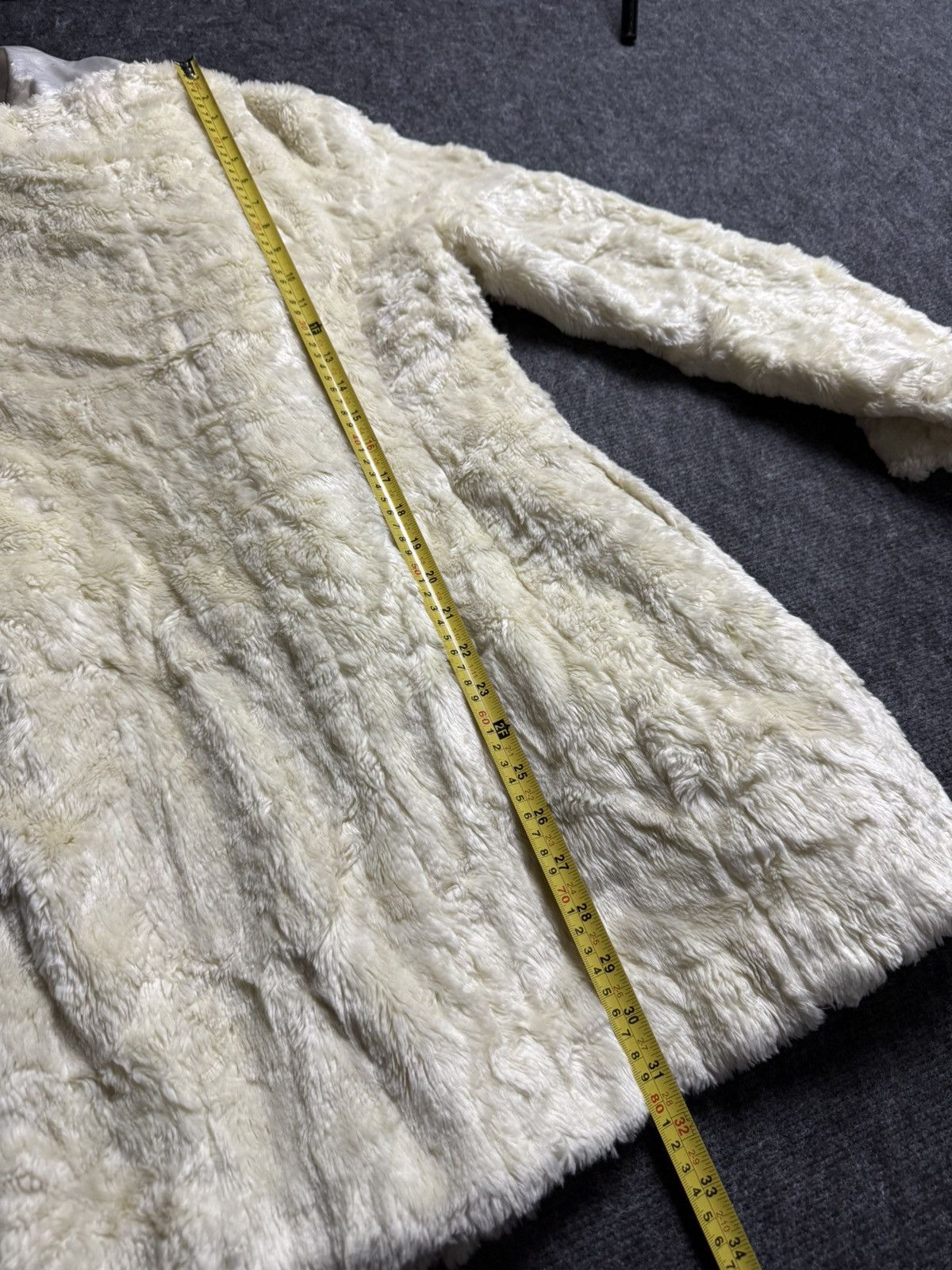 Japanese Brand Avant Garde 00s Ivory Faux Fur Coat Vintage Korean Designer Size S / US 4 / IT 40 - 22 Thumbnail