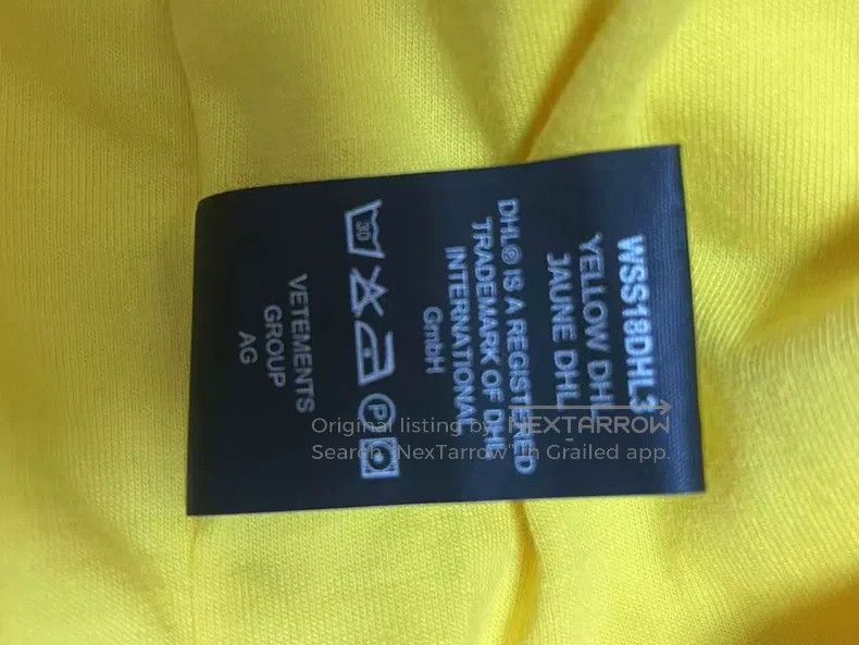 Vetements VETEMENTS Short Sleeve Size US S / EU 44-46 / 1 - 6 Thumbnail