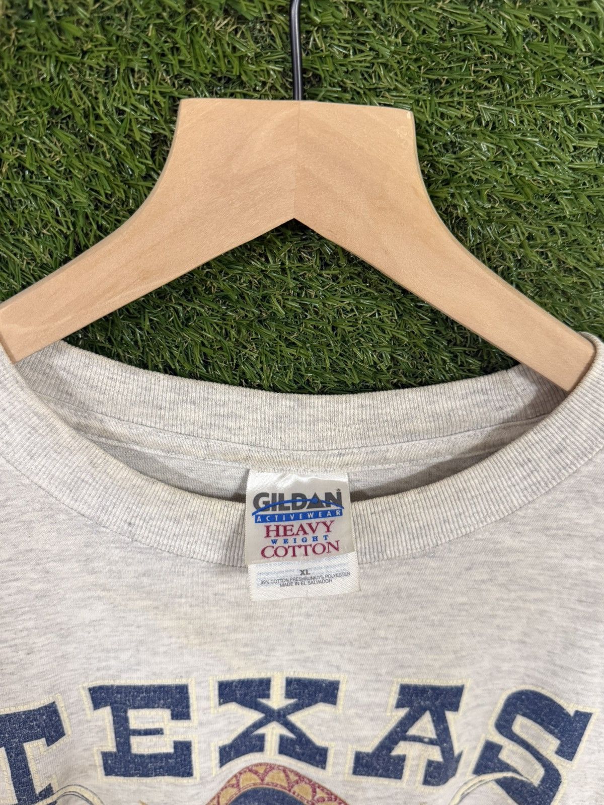 Vintage Vintage Gildan Texas Longhorn Cow Logo Tee Grey XL TX Size US XL / EU 56 / 4 - 3 Thumbnail