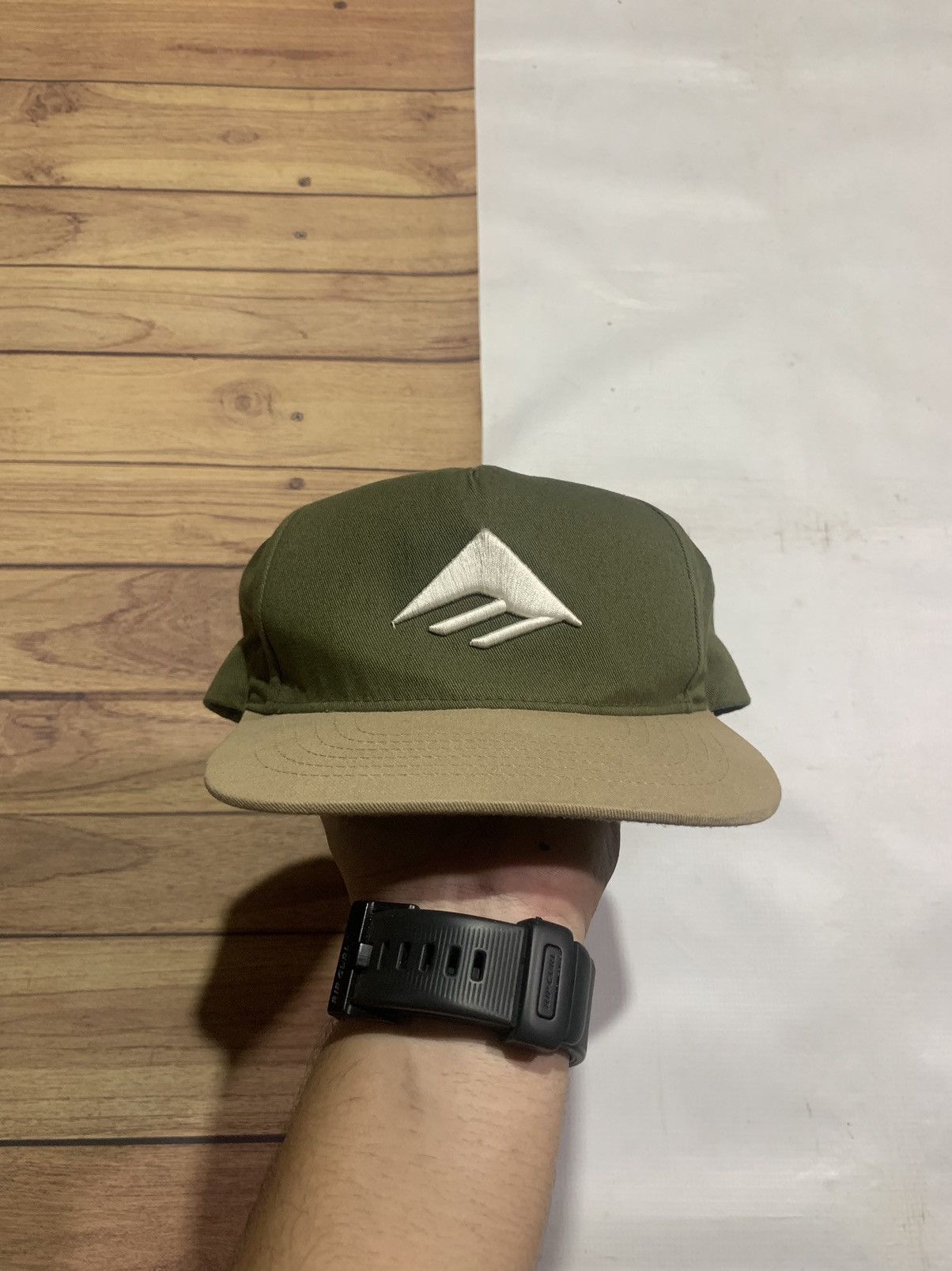 Emerica triangle snapback on sale