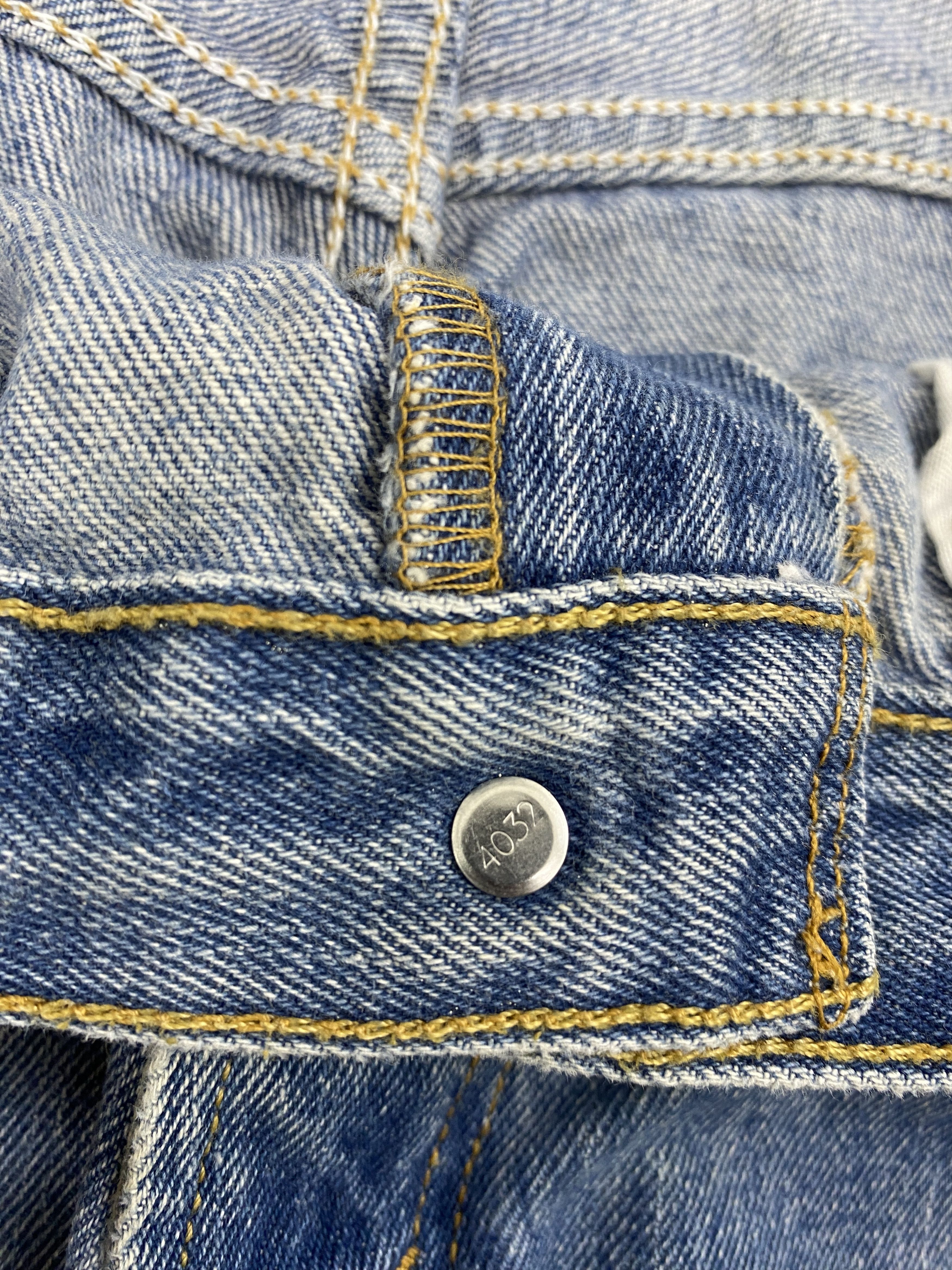 Levi's × Vintage Faded Blue Vintage Levis 550 Jeans Size US 33 - 12 Thumbnail