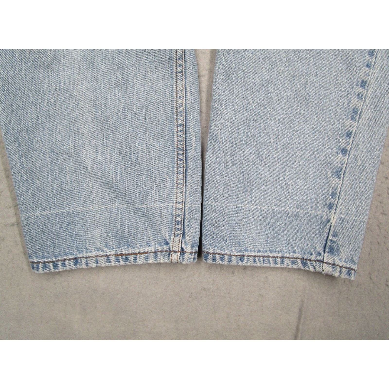 Levi's Levis Jeans Mens 34 Blue 550 Relaxed Medium Wash Denim Made in Mexico 34x29* Size US 34 / EU 50 - 5 Thumbnail