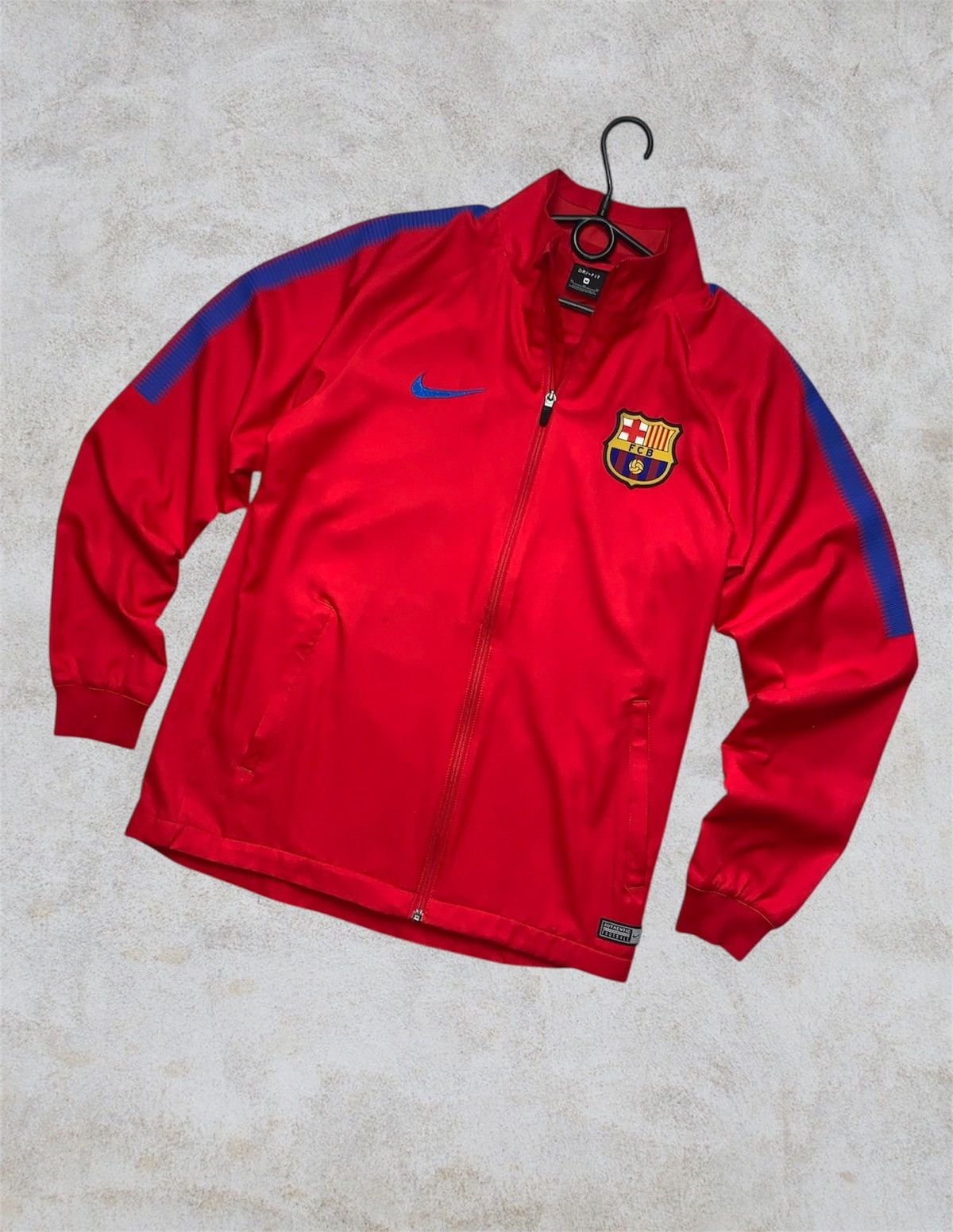 Other Nike Barcelona soccer track jacket Soze M red Size US M / EU 48-50 / 2 - 1 Thumbnail