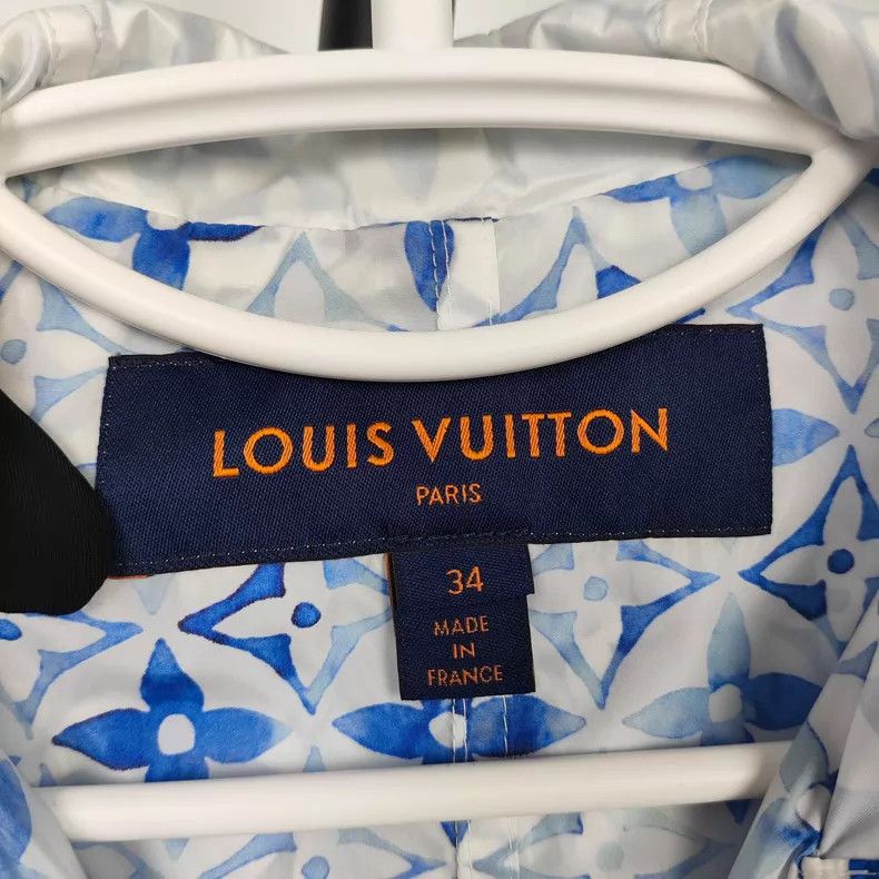 Louis Vuitton Louis Vuitton Full logo sunscreen jacket Size XXS / US 00 / IT 34 - 4 Thumbnail