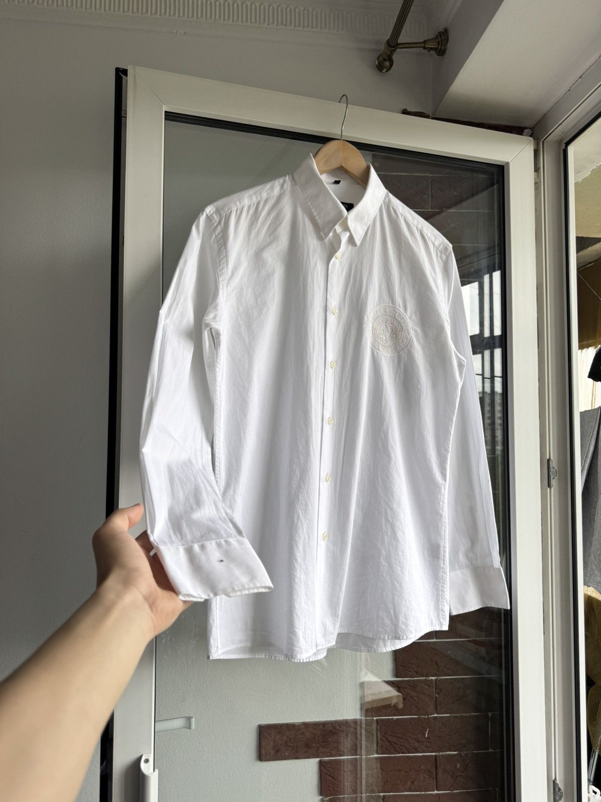 Balmain Balmain Paris Shirt Circle Logo Size US M / EU 48-50 / 2 - 3 Thumbnail