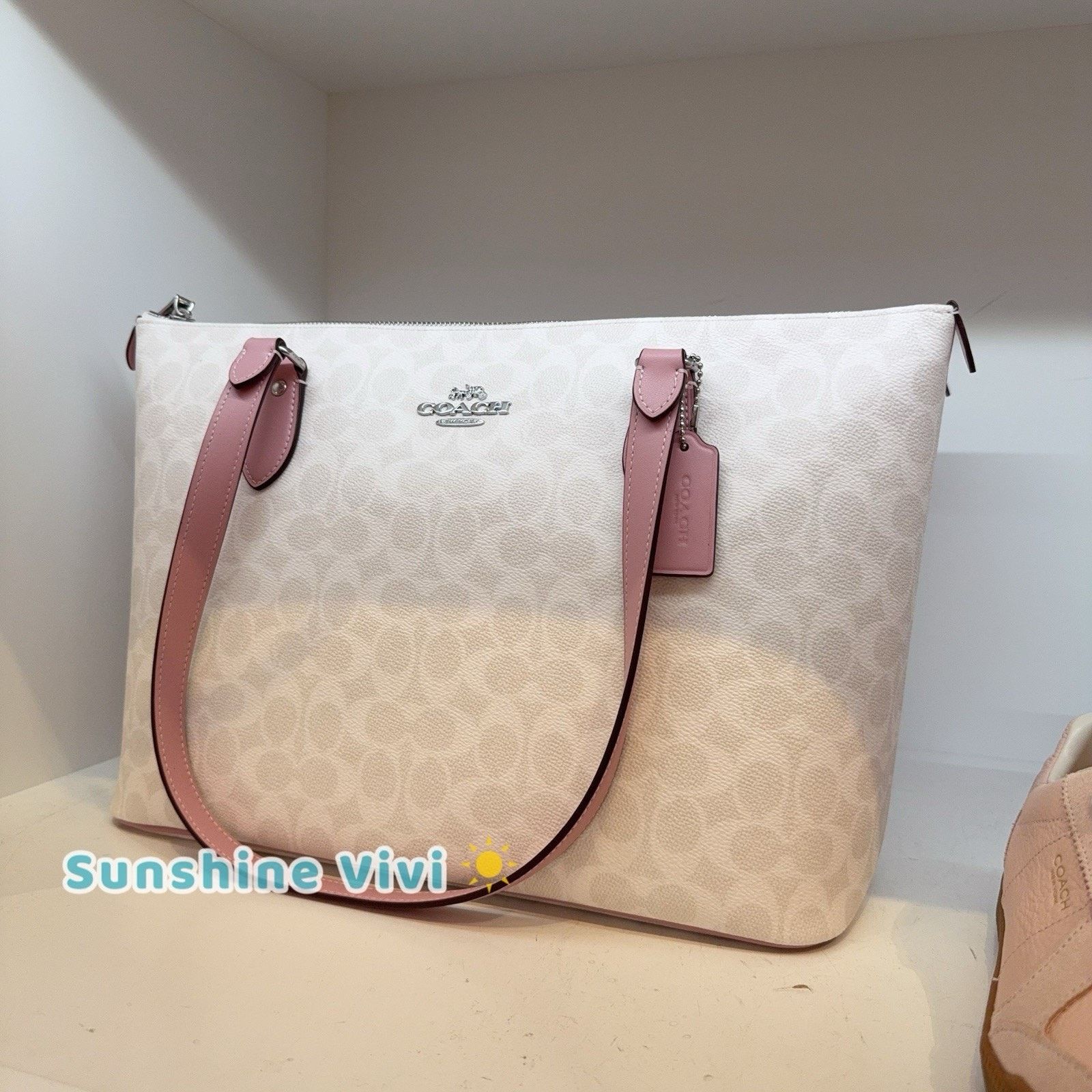 Coach NWT COACH CW381 Gallery Tote Bag Signature Leather Carnation Size ONE SIZE - 2 Thumbnail