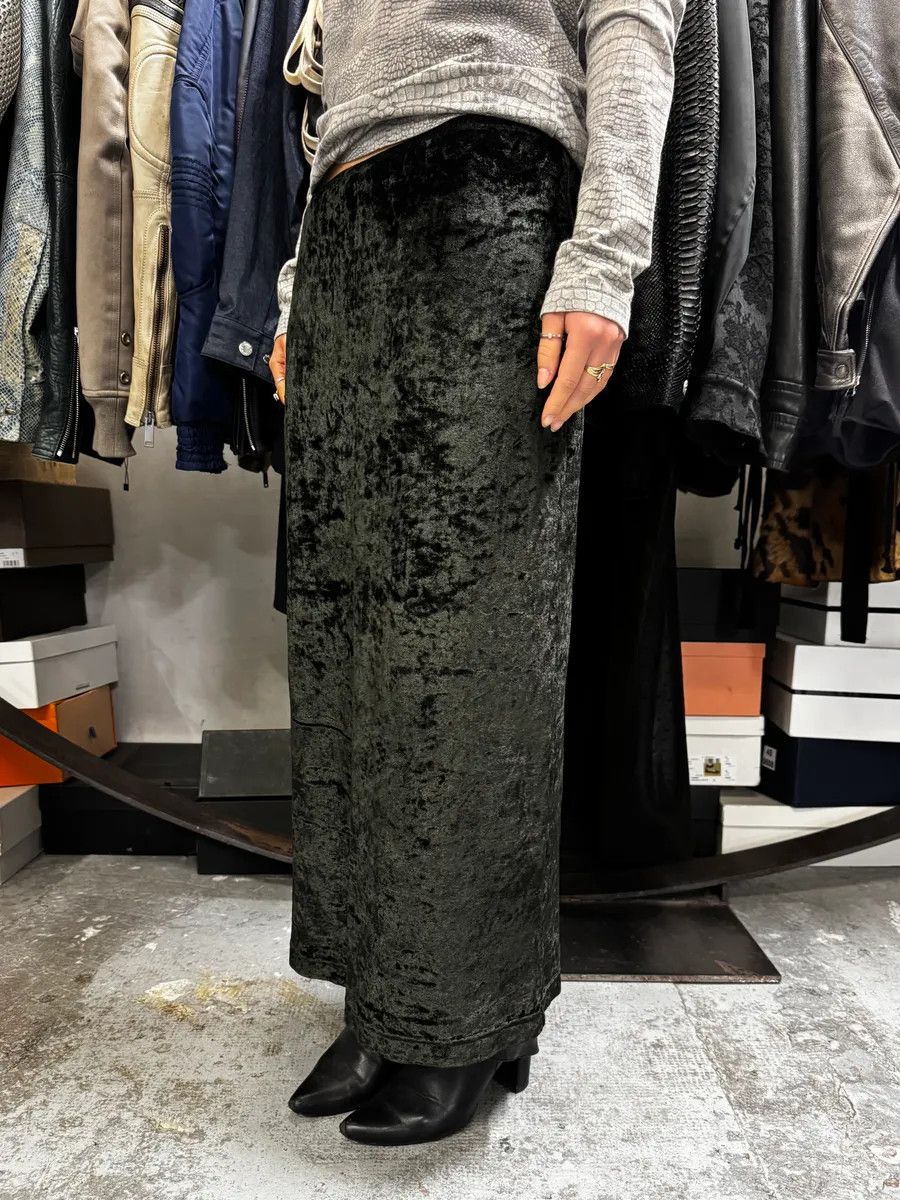 Dolce & Gabbana 2000s Dolce & Gabbana Black Velvet Skirt Size 28" / US 6 / IT 42 - 2 Thumbnail