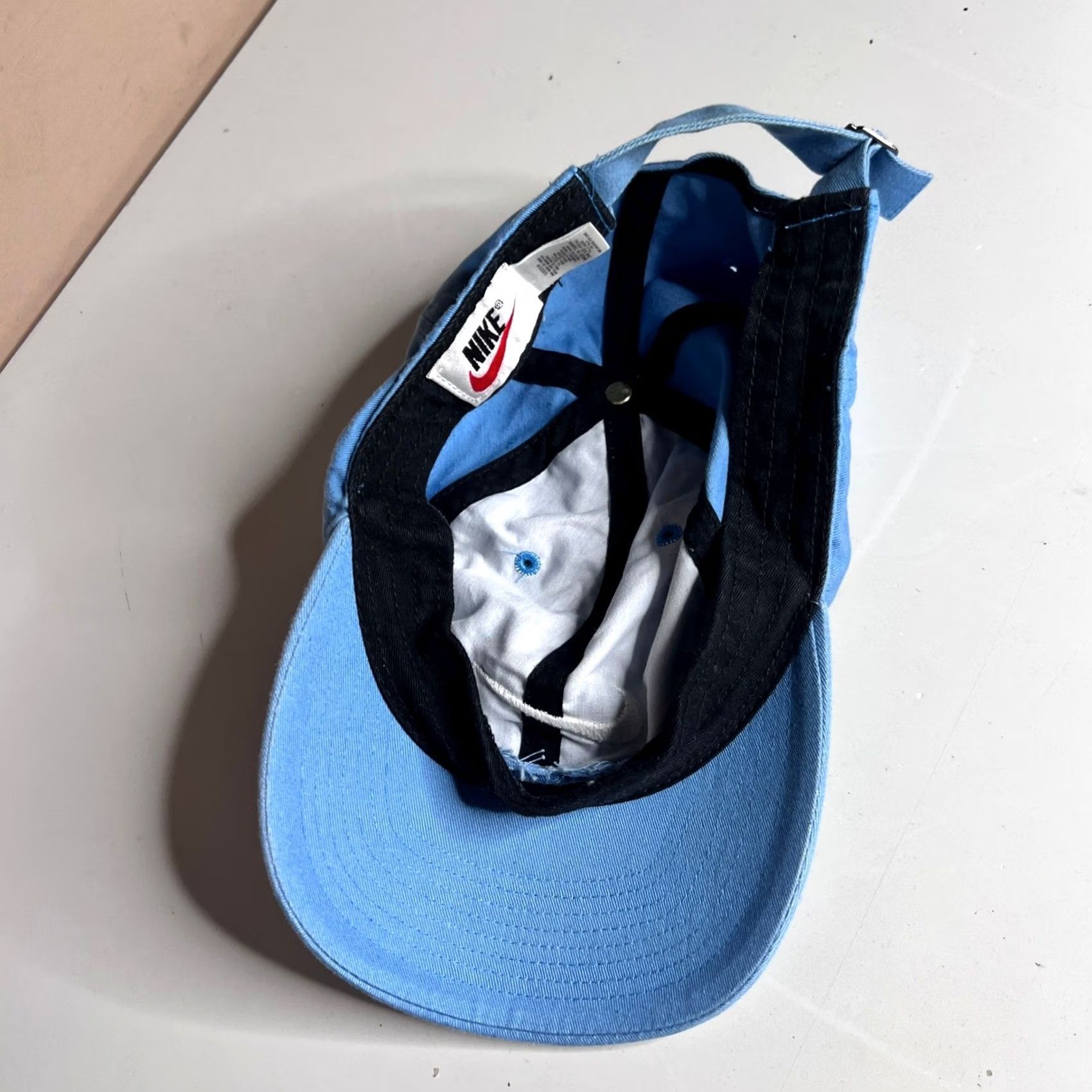 Nike VINTAGE Nike Cap One Size Light Blue Cotton Swoosh Logo Dad Hat Strapback Unisex Adults Size ONE SIZE - 3 Thumbnail