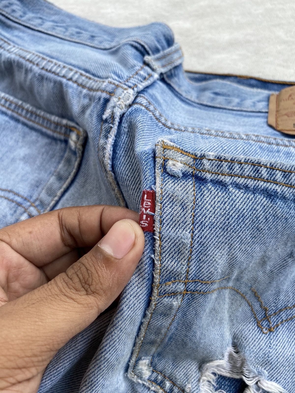 Levi's VINTAGE LEVIS 501xx DISTRESSED JEANS PANTS Size US 33 - 10 Thumbnail