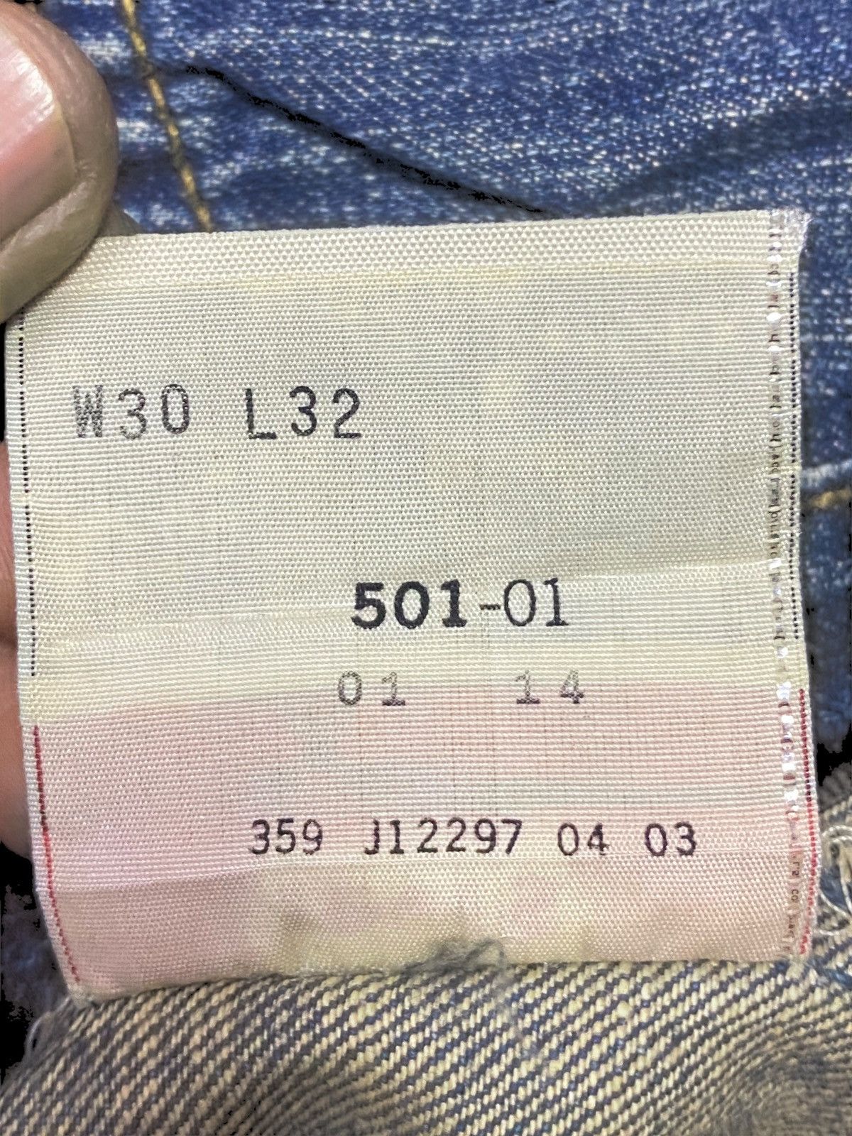 Levi's Vintage Clothing Vintage Y2K Levis 501 Blue Wash Distressed Loose Jeans Size US 30 / EU 46 - 17 Thumbnail