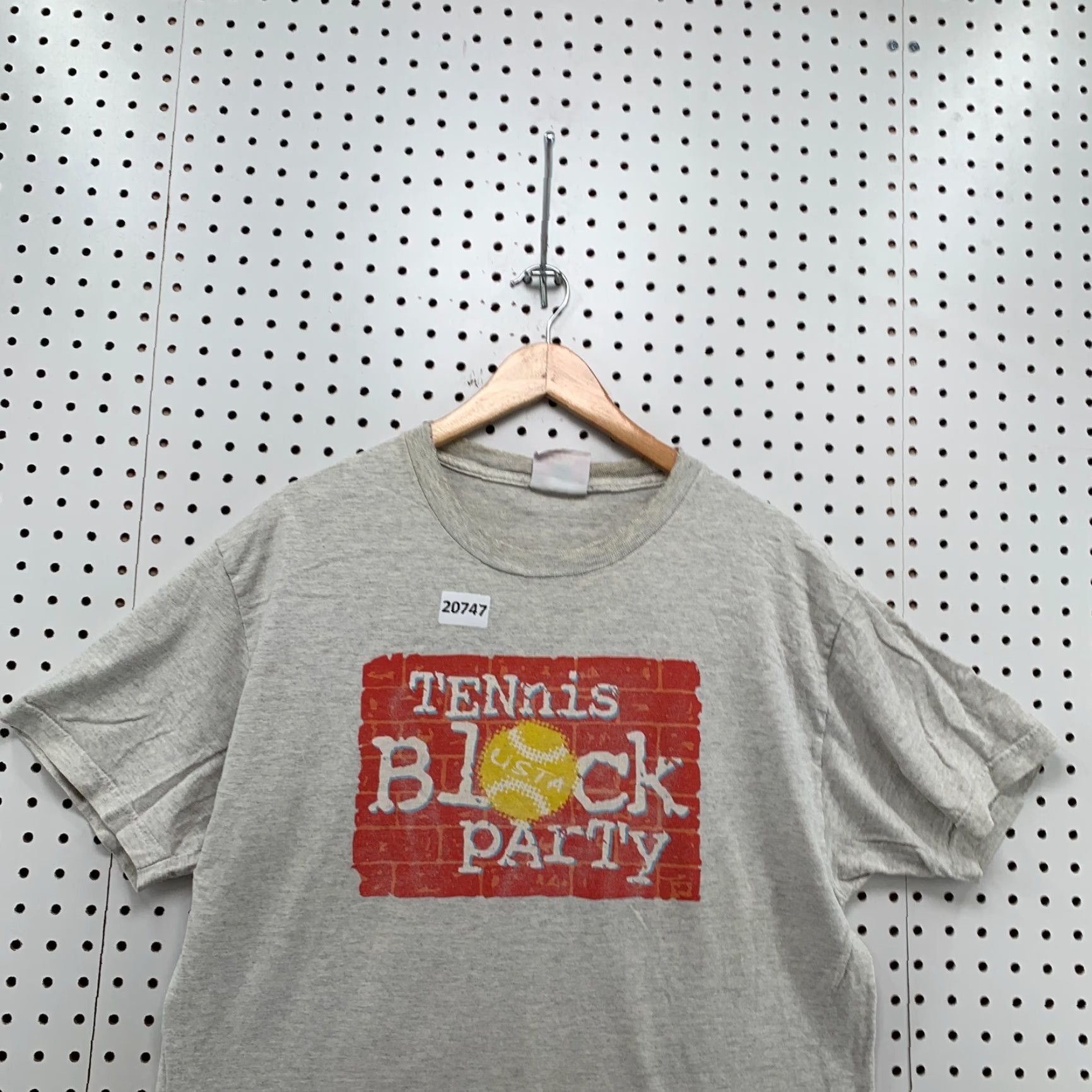 Vintage VINTAGE USTA Shirt Mens Large Gray Short Sleeve Tennis Block Party Shirt 90s Sports Mens Size US L / EU 52-54 / 3 - 6 Thumbnail