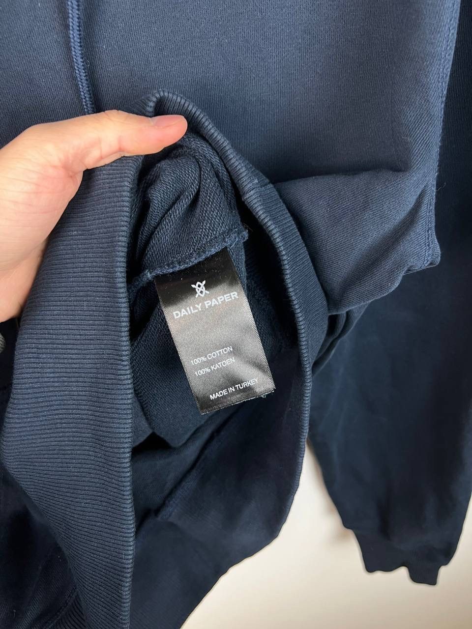Daily Paper Daily Paper luxury hoodie size M Size US M / EU 48-50 / 2 - 3 Thumbnail