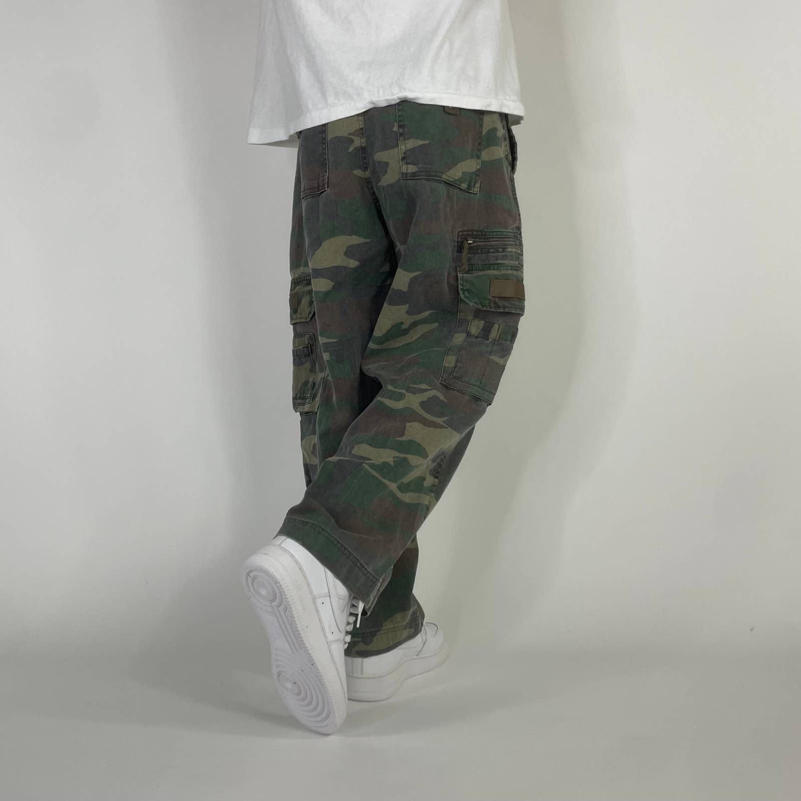 Japanese Brand × Vintage Super Sick Vintage Camouflage Cargo Streetwear Pants Size US 32 / EU 48 - 2 Thumbnail