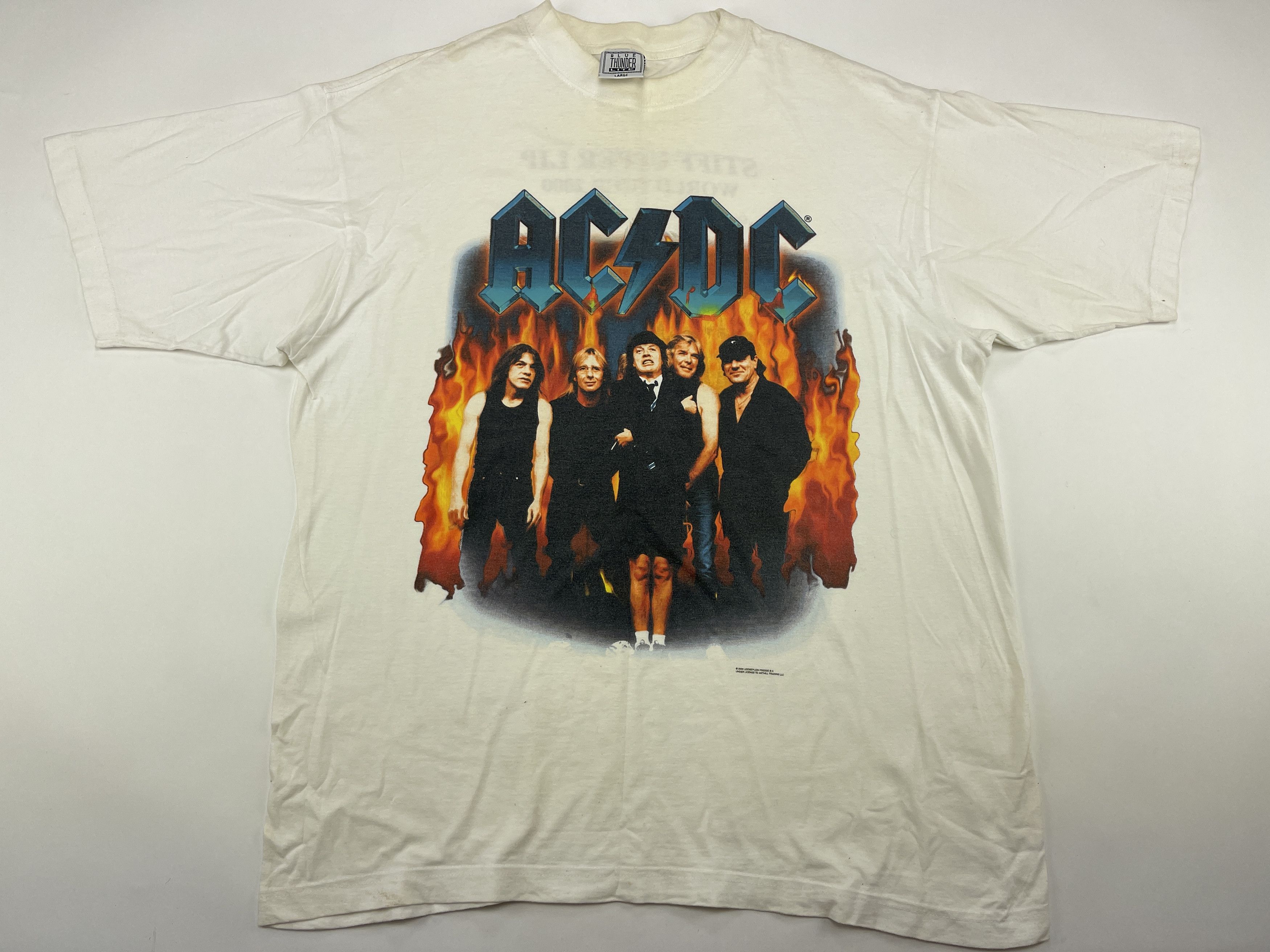 Band Tees AC/DC T-Shirt, 2000 Stiff Upper Lip, vintage ACDC size L Size US L / EU 52-54 / 3 - 1 Thumbnail