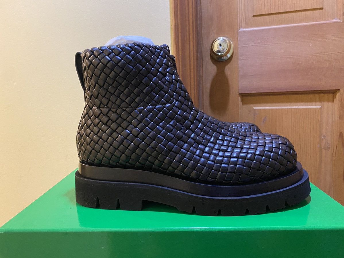 Bottega Veneta Bottega Veneta Men's Lug Sole Weave Woven Intreccio Boots Size US 11 / EU 44 - 2 Thumbnail
