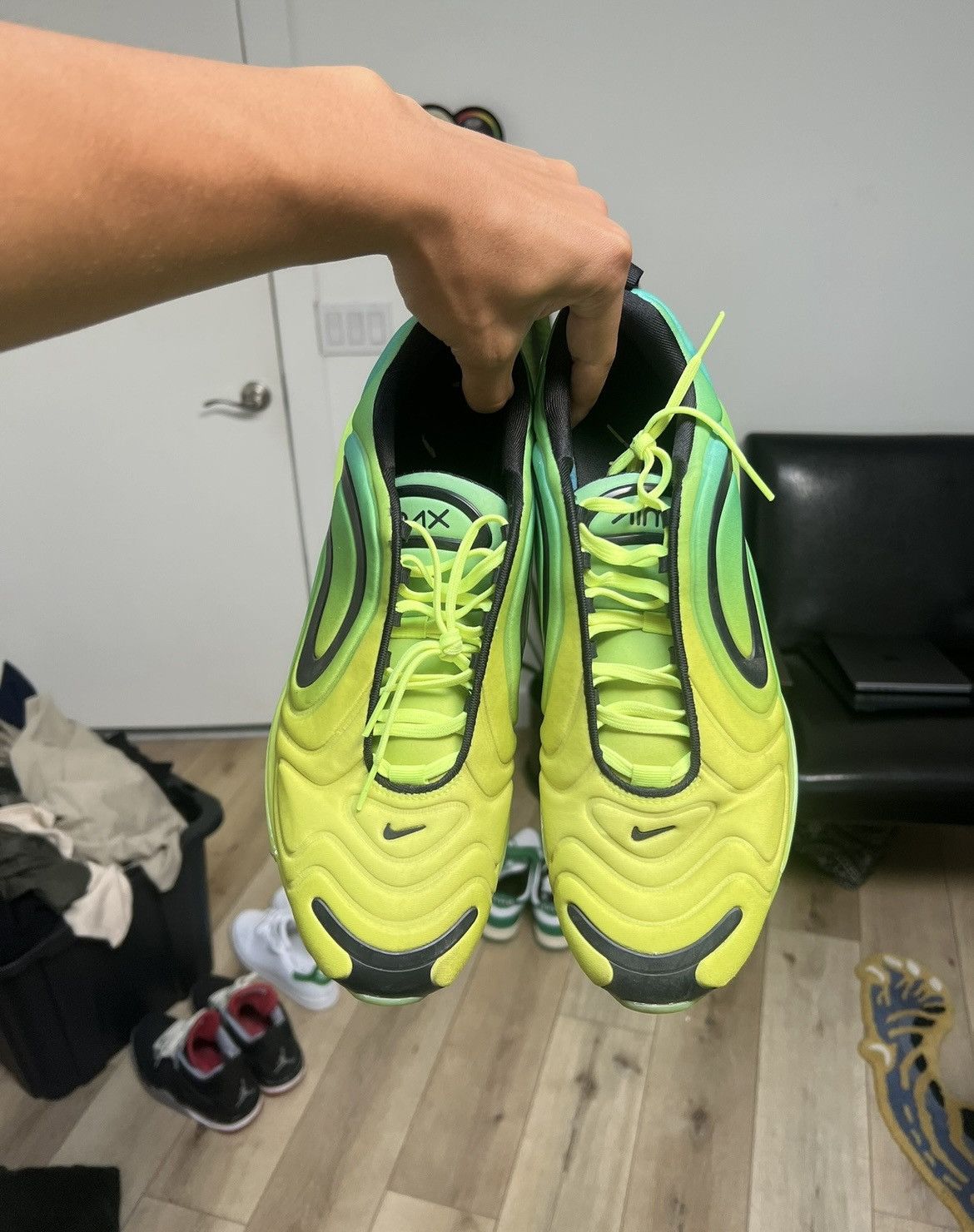 Nike Nike Air Max 720 Volt Size US 11 / EU 44 - 4 Thumbnail