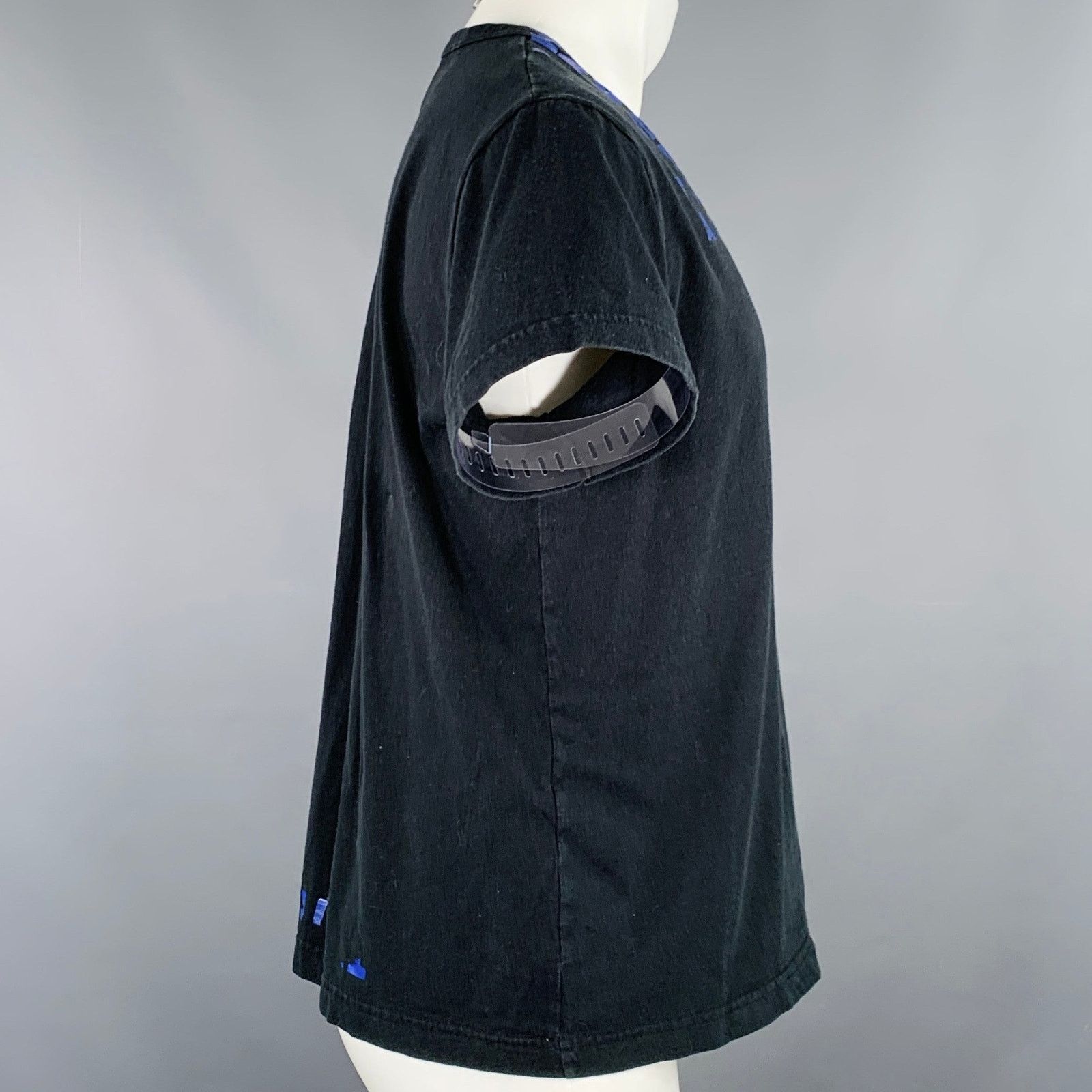 Maison Margiela MARTIN MARGIELA Size L Black Blue Logo Cotton V-Neck T-shirt Size US L / EU 52-54 / 3 - 4 Thumbnail