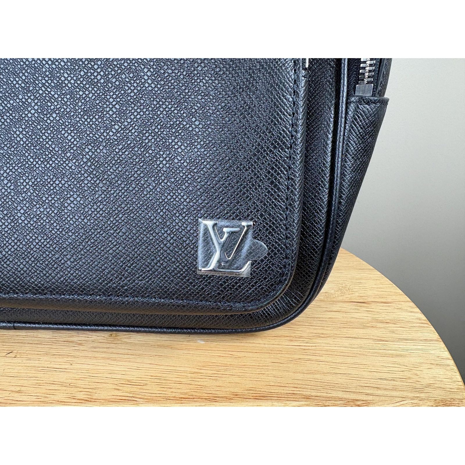 Louis Vuitton Authentic Louis Vuitton Taiga Leather Alex Black Backpack Size ONE SIZE - 4 Thumbnail