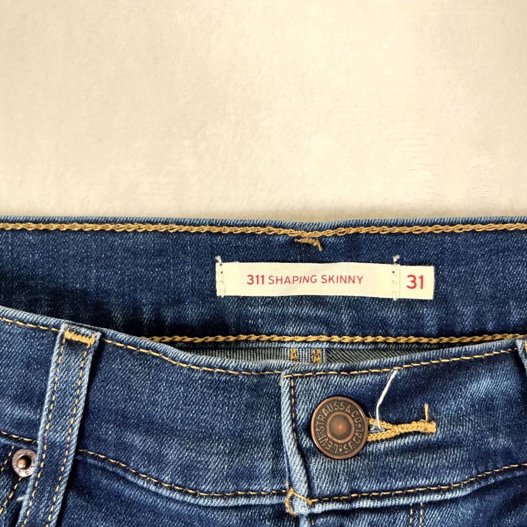 Levi's Levi's 311 Shaping Skinny Mid-Rise Jeans Women's 31x30 Blue Dark Wash Stretch Jeans Women's Slim Blue 31" Regular Denim Pocket Zipper Button Size 24" / US 00 / IT 34 - 4 Thumbnail