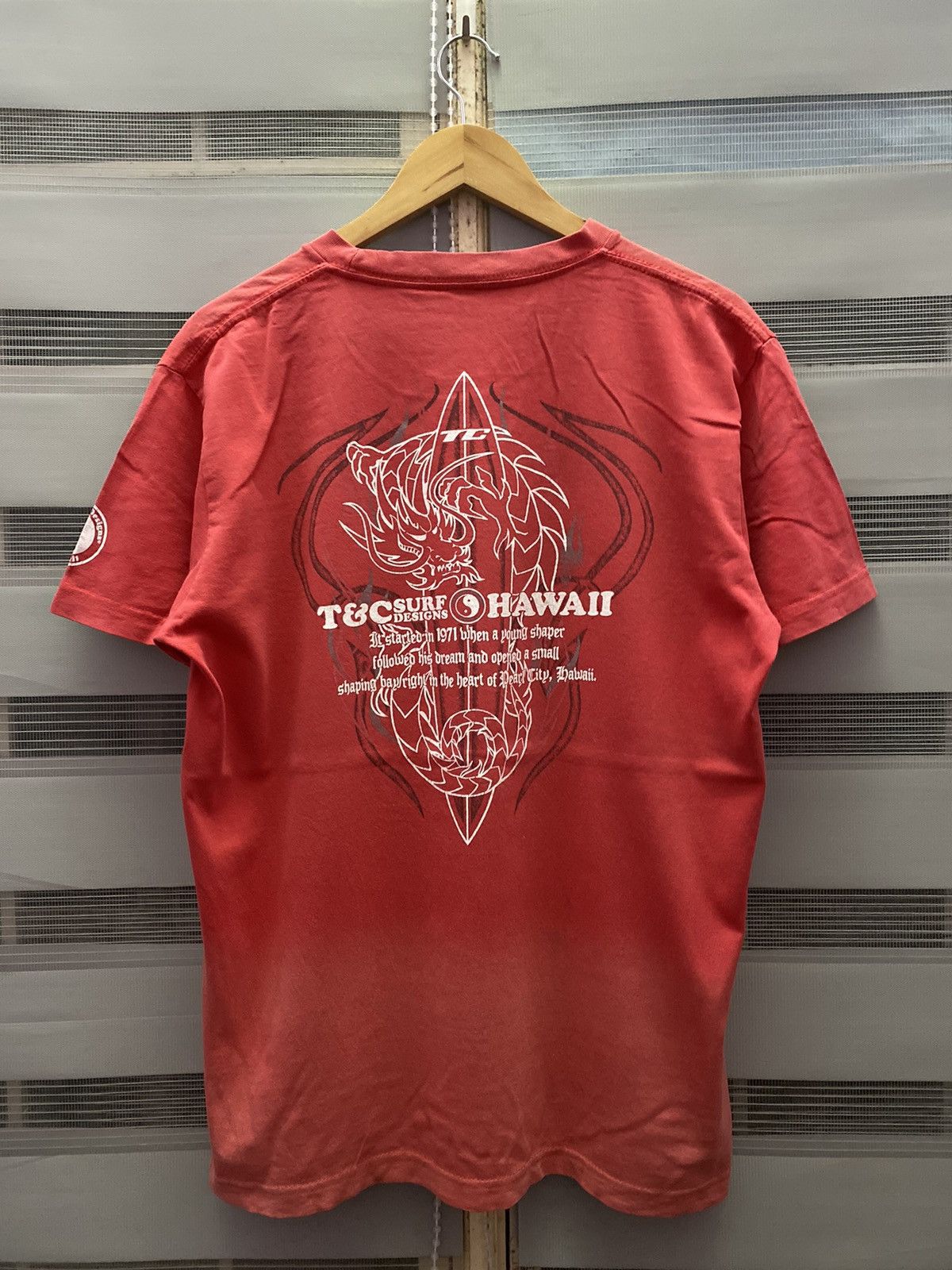 Affliction Vintage Thrashed Faded T&C Surf Dragon Design tee Size US L / EU 52-54 / 3 - 1 Thumbnail