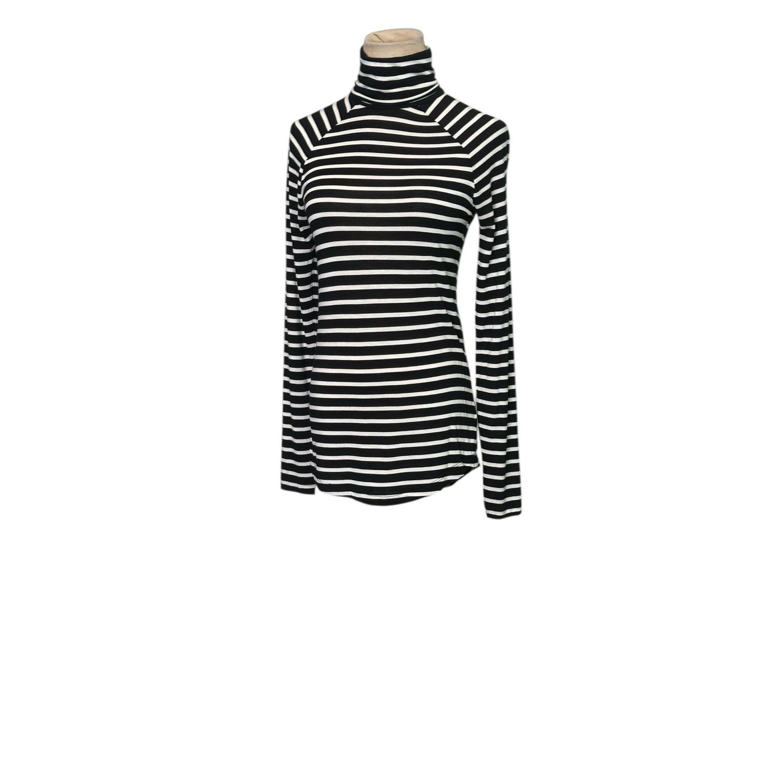 Old Navy Old Navy stripe long sleeves turtle neck T-shirt size XS Size XS / US 0-2 / IT 36-38 - 8 Thumbnail